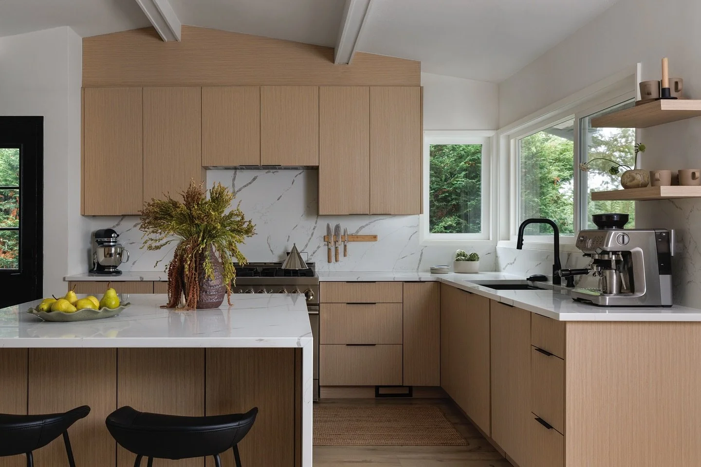 A full-circle moment I had to share. Years ago, I designed this kitchen, and the homeowners brought it to life themselves. Being invited back to photograph the finished space was such a honour. It&rsquo;s always incredible to see a design come to lif
