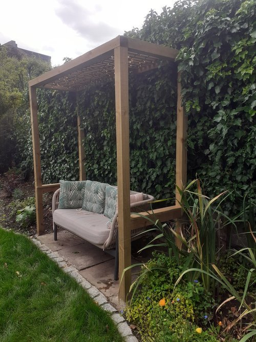 Gardensmith_Expert_Landscapers_London_Pergolas_Sheds8.jpg