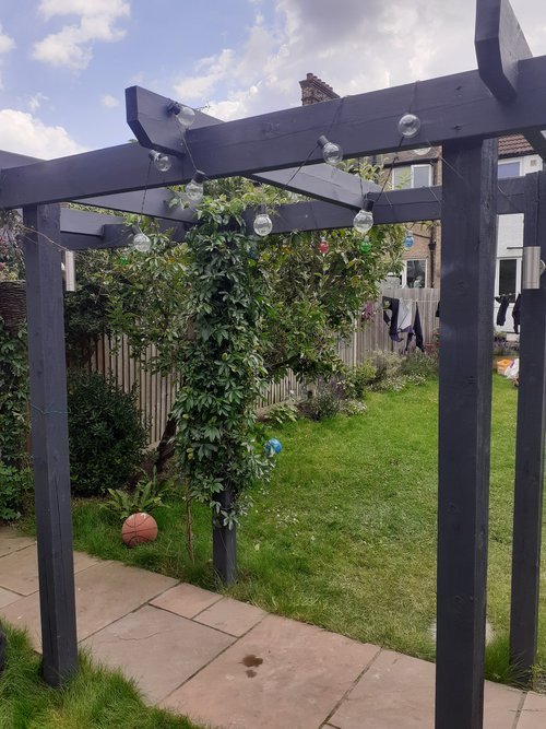 Gardensmith_Expert_Landscapers_London_Pergolas_Sheds7.jpg