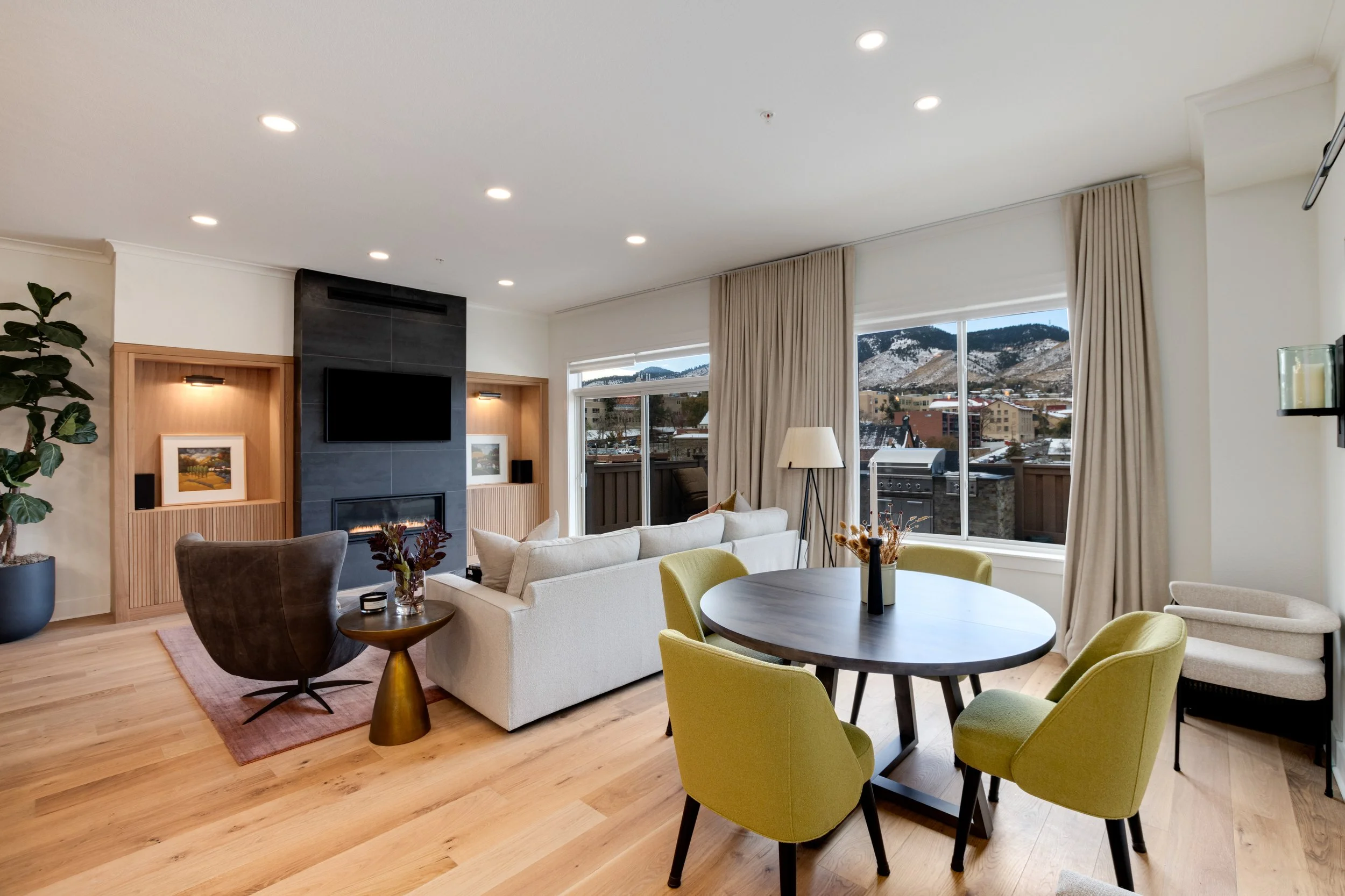 09-Living Room to Dining.jpg