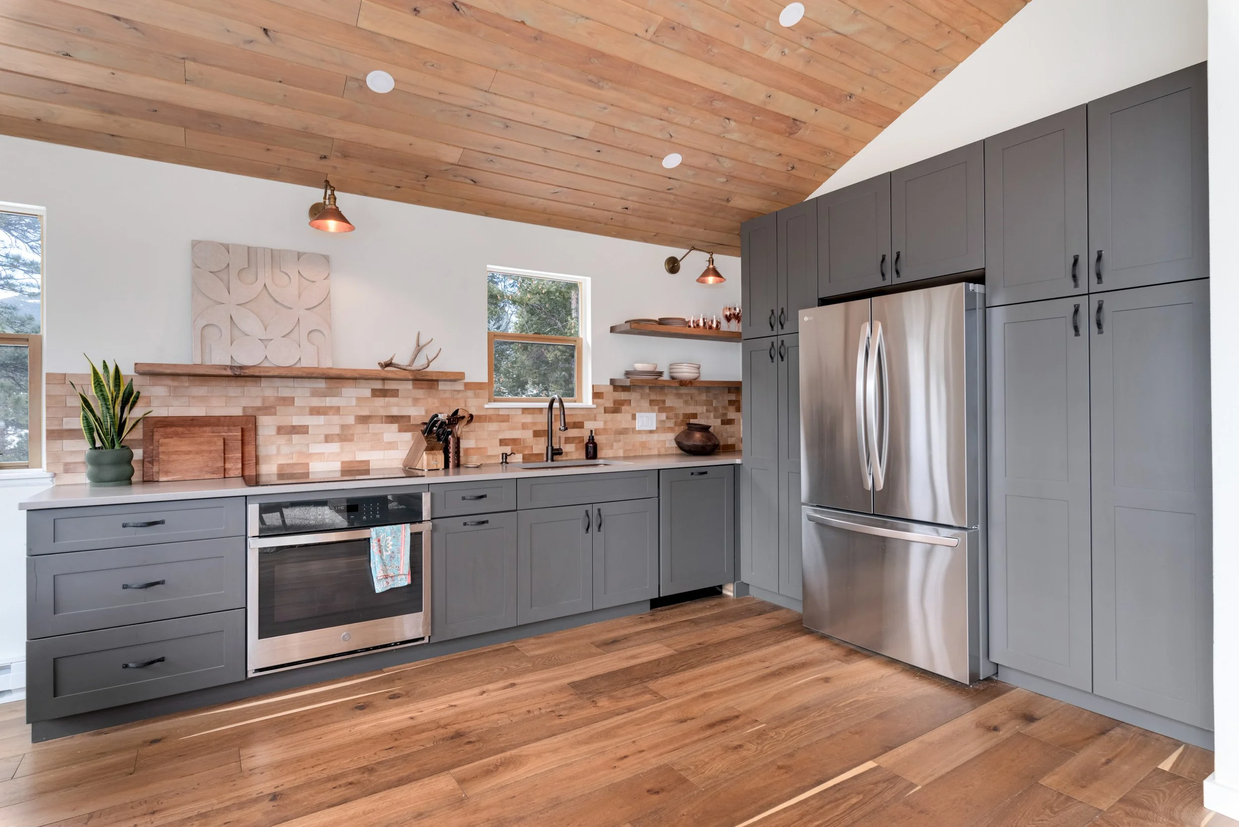 16-Kitchen & Utility Sink.jpg