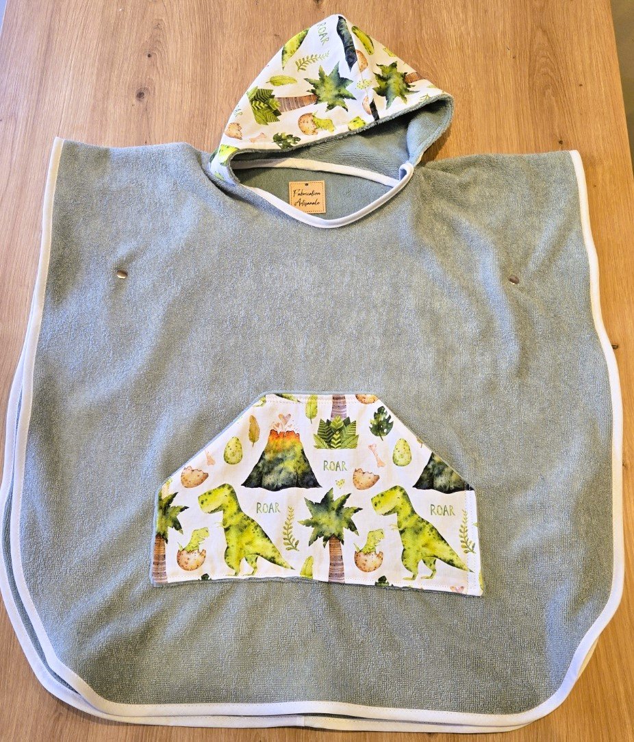 poncho-de-bain-vert-leffetmains.jpg