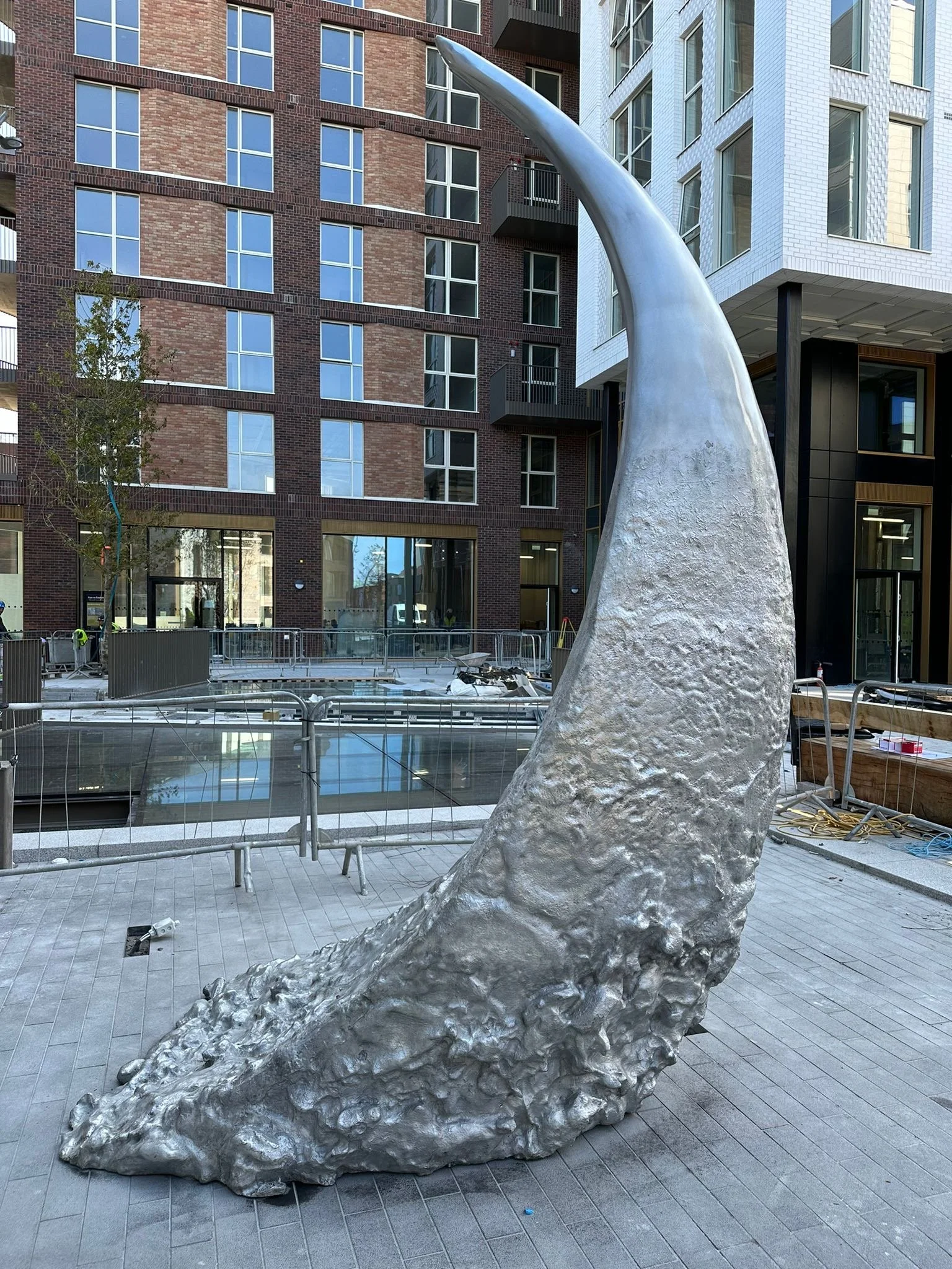 Vessel-cast-aluminum-sandra-bell-irish-sculpture-grand-canal-ireland-dublin-boat-prow-textured-waves-viking-ship-undersea-modern-sustainable-2.JPG