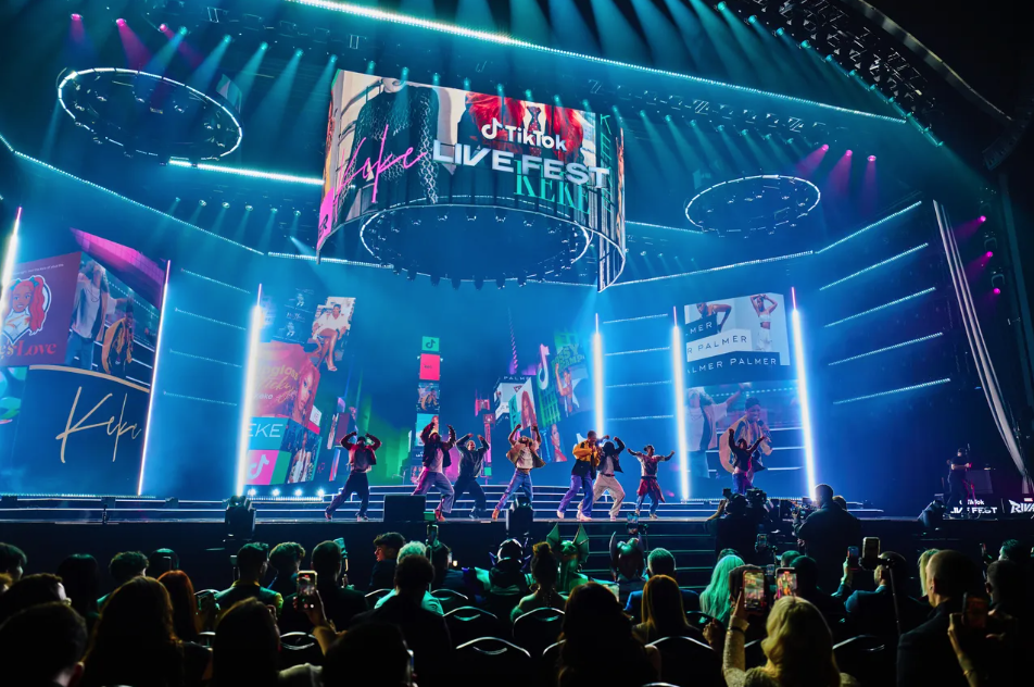BizBash: 7 Show-Stopping Stage Design Ideas
