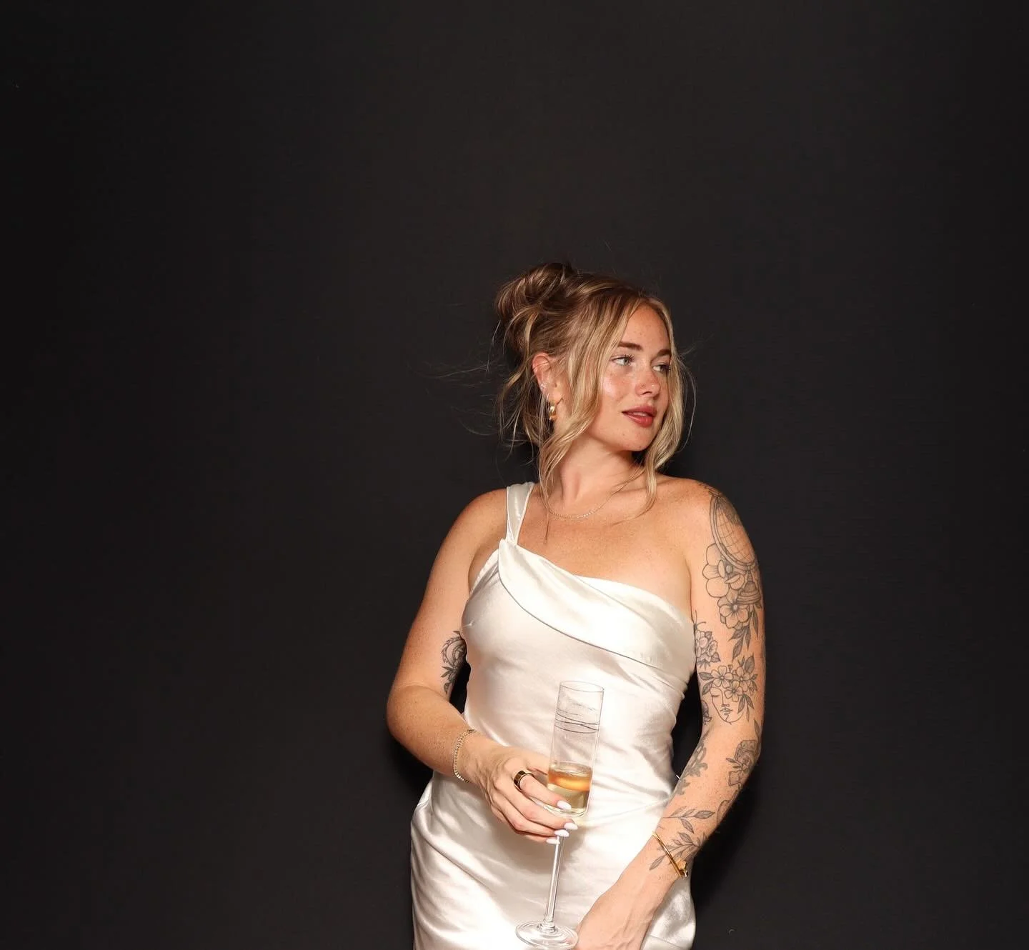 Mood because @aarindaniele is married!!! 💍