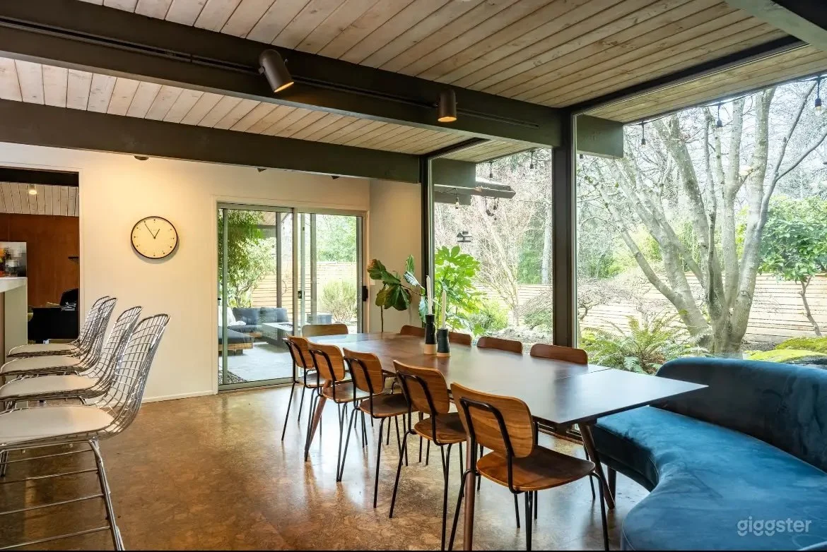 DIning Room Giggster.jpeg