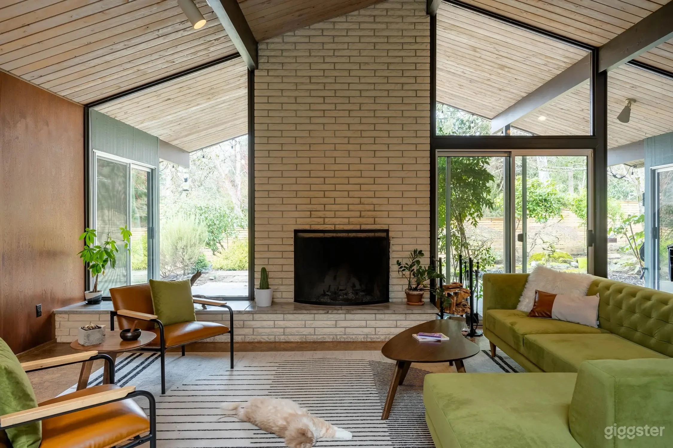 Mid Century Modern Giggster.jpg