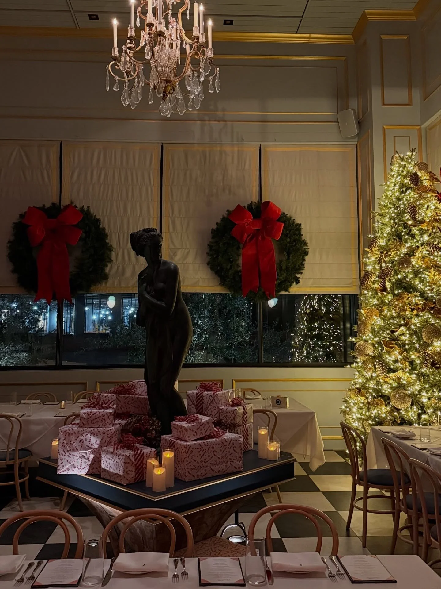 A very merry Pagewood kind of party! We had so much fun we didn&rsquo;t even grab a team photo. 

Big thanks to @annabellebrasserie for hosting us and @flightclubdartsusa letting us keep the party going. 

We are so very proud of this team and there 