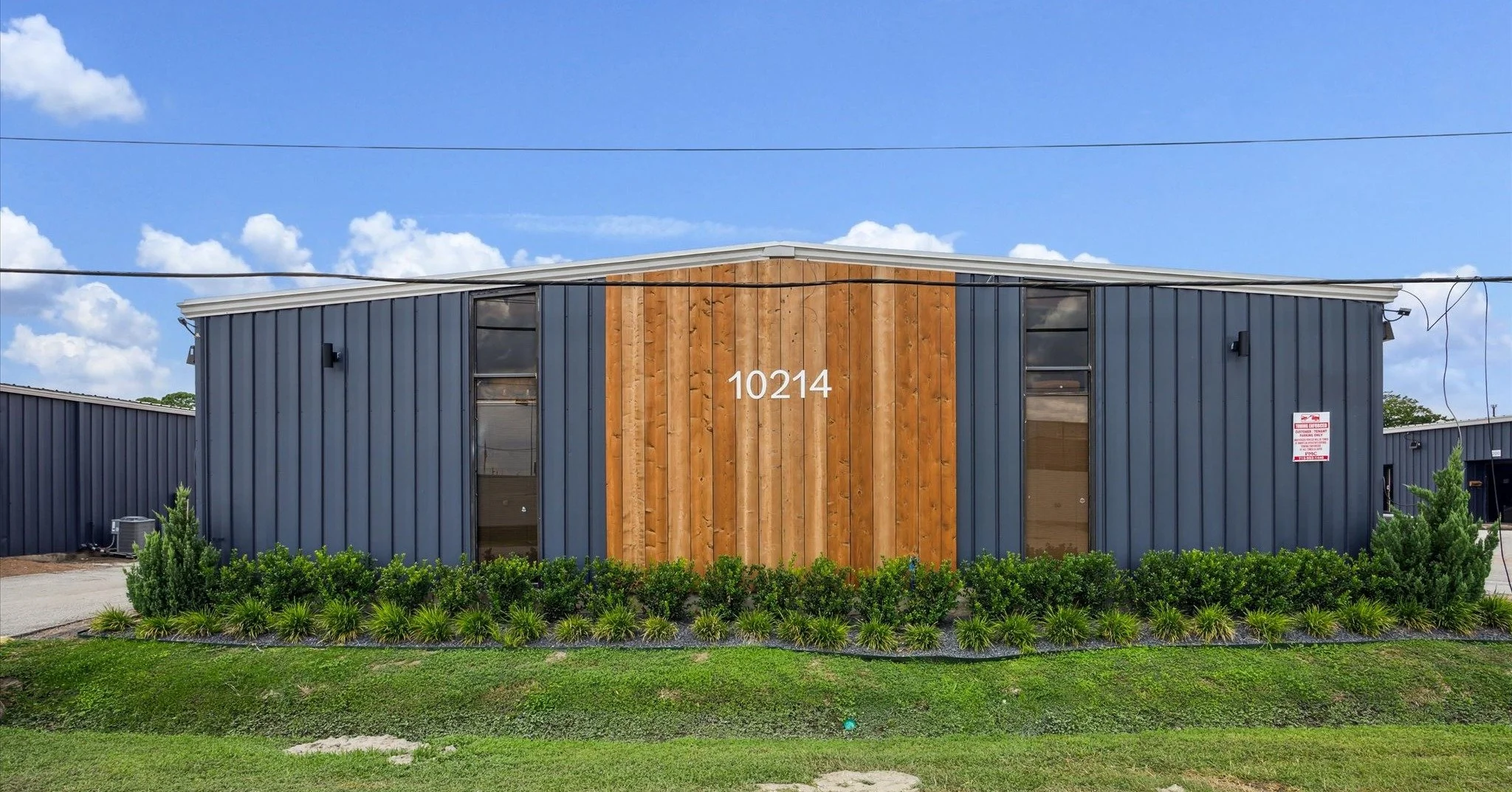 Georgibelle Business Park availability ranges from 100 - 8,000 SF with unparalleled accessibility and access to I-10 and new retail and development surrounding the property.
 
Check out the property details and flyer at the link in bio!

Reach out to