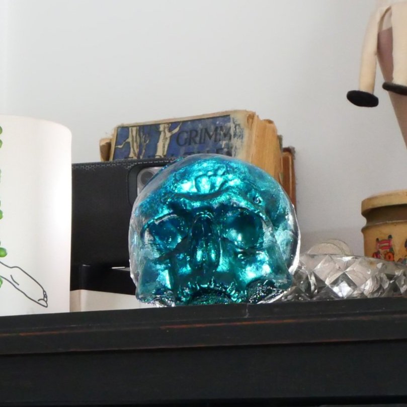 spktrm-resin-studios-insitu-green-skull-27.jpg