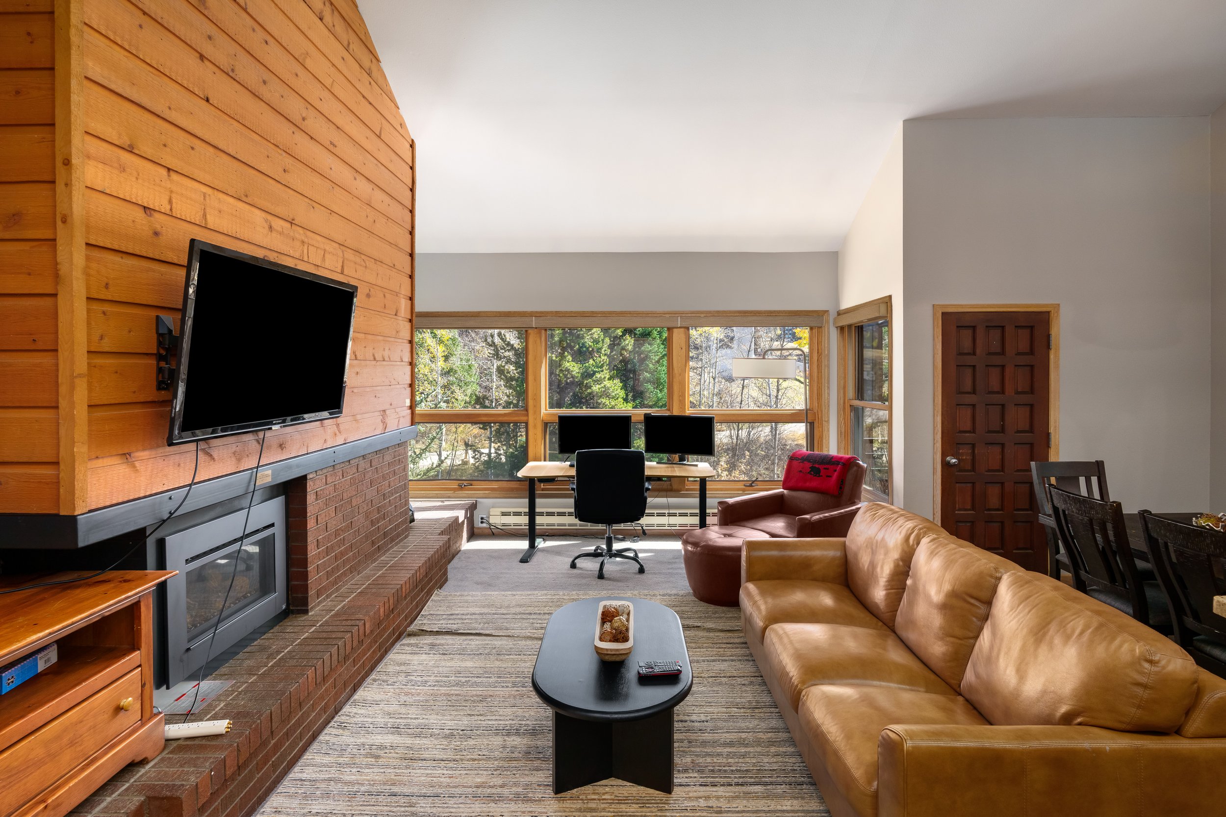 The exquisite interiors and sustainable features of this property have been meticulously designed to perfectly complement its breathtaking surroundings.