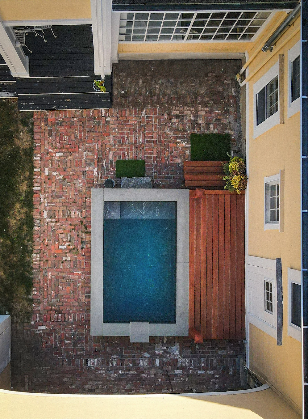 Medium Plunge (10′x6′)