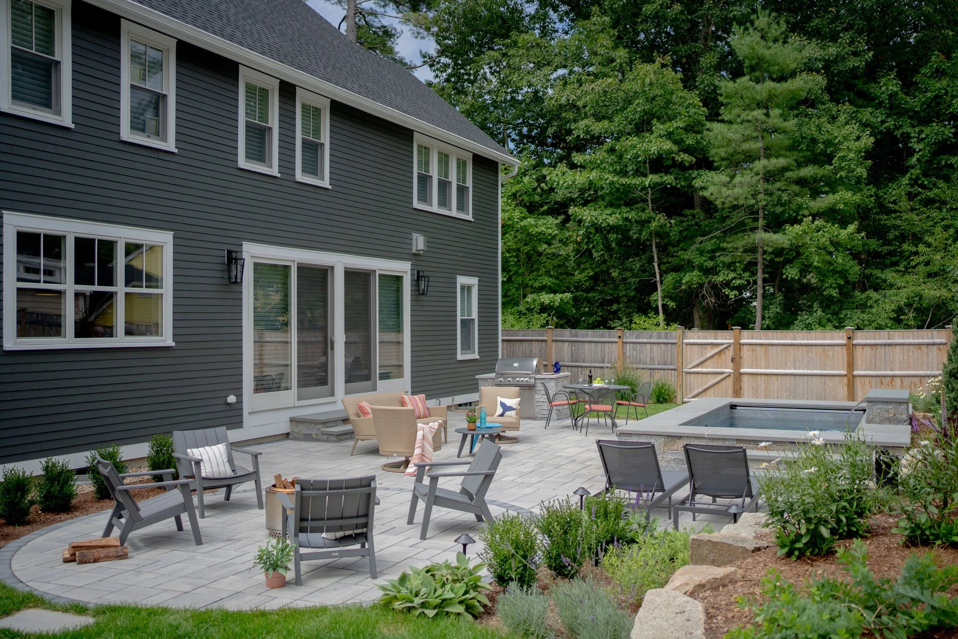 A SMALL POOL AND PATIO DESIGNED FOR YEAR-ROUND OUTDOOR LIVING.