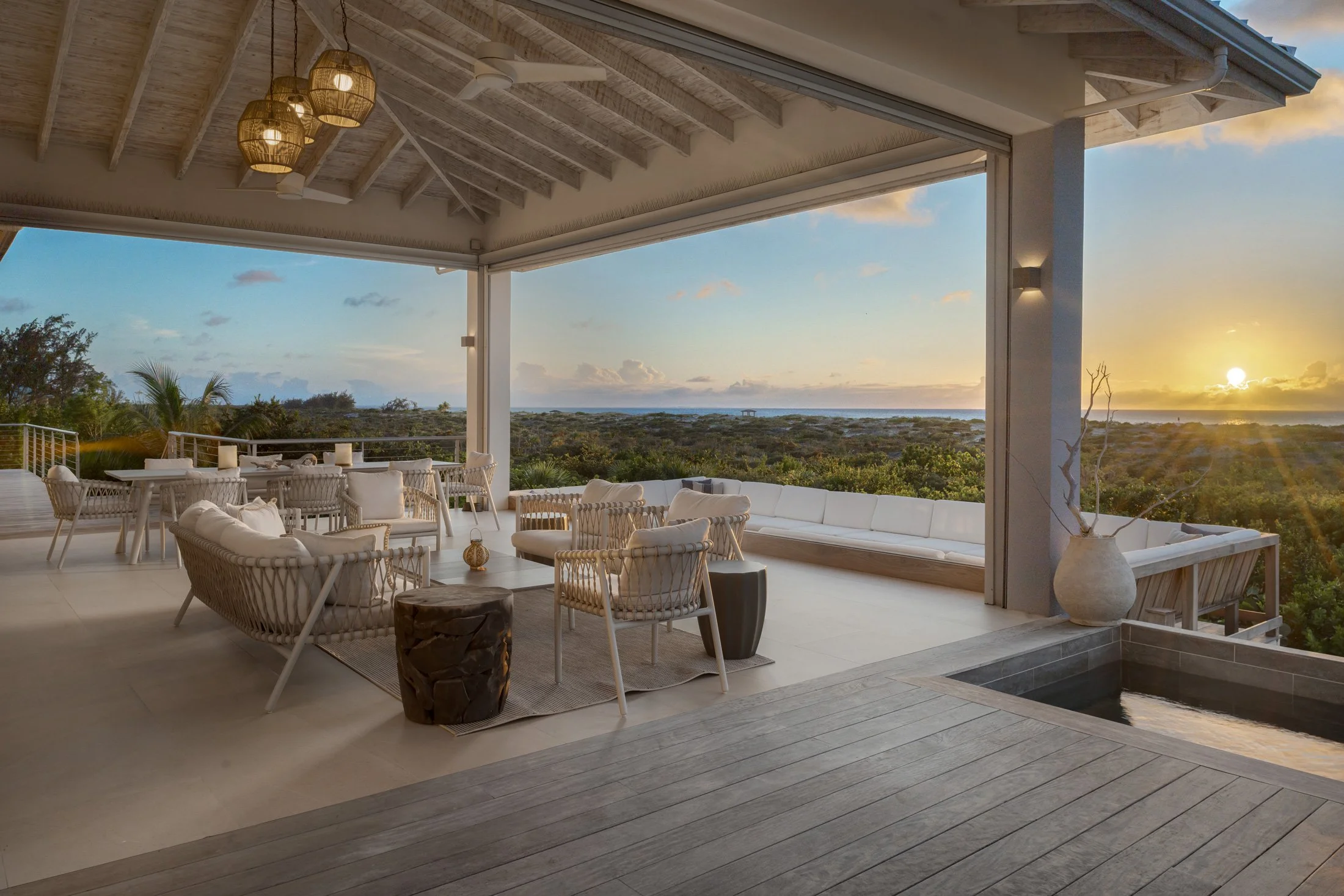 A PRIVATE TURKS AND CAICOS PLUNGE POOL DESIGNED TO SHOWCASE EXPANSIVE OCEAN VIEWS AND ELEVATED ISLAND LIVING.