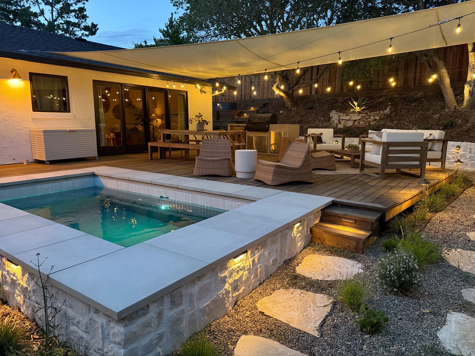 BAY AREA CALIFORNIA PLUNGE POOL AND SPA FOR BACKYARD POOL DESIGN.