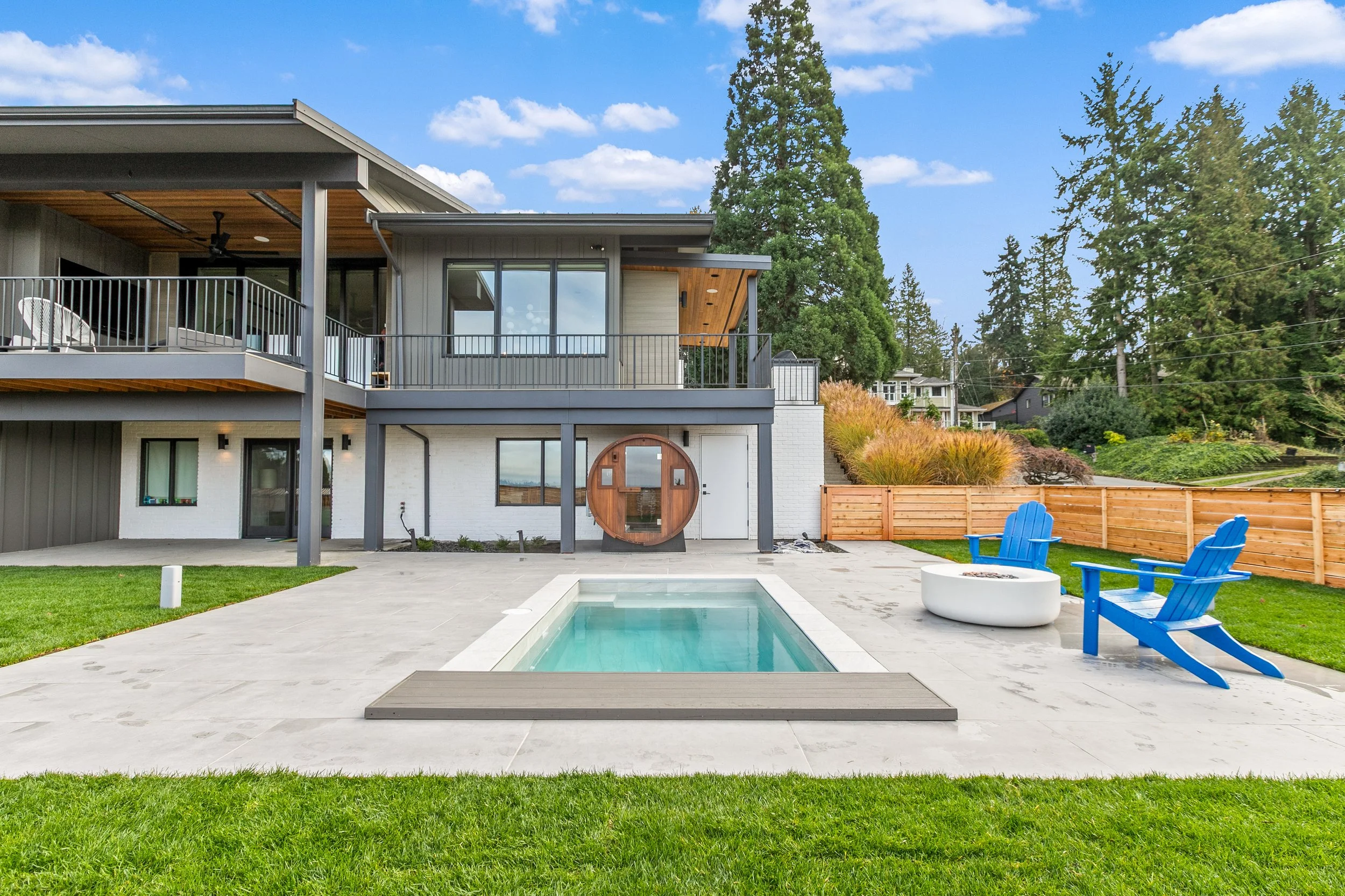A WEST COAST PLUNGE POOL AND SAUNA COMBO MADE FOR KIRKLAND’S QUIET MOMENTS