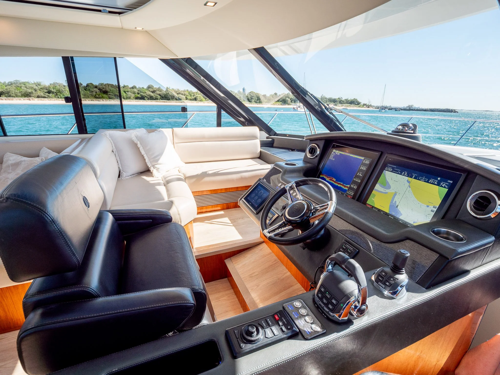 2017 Riviera 5400 Sport Yacht - Dutchess - Brendon018.jpg