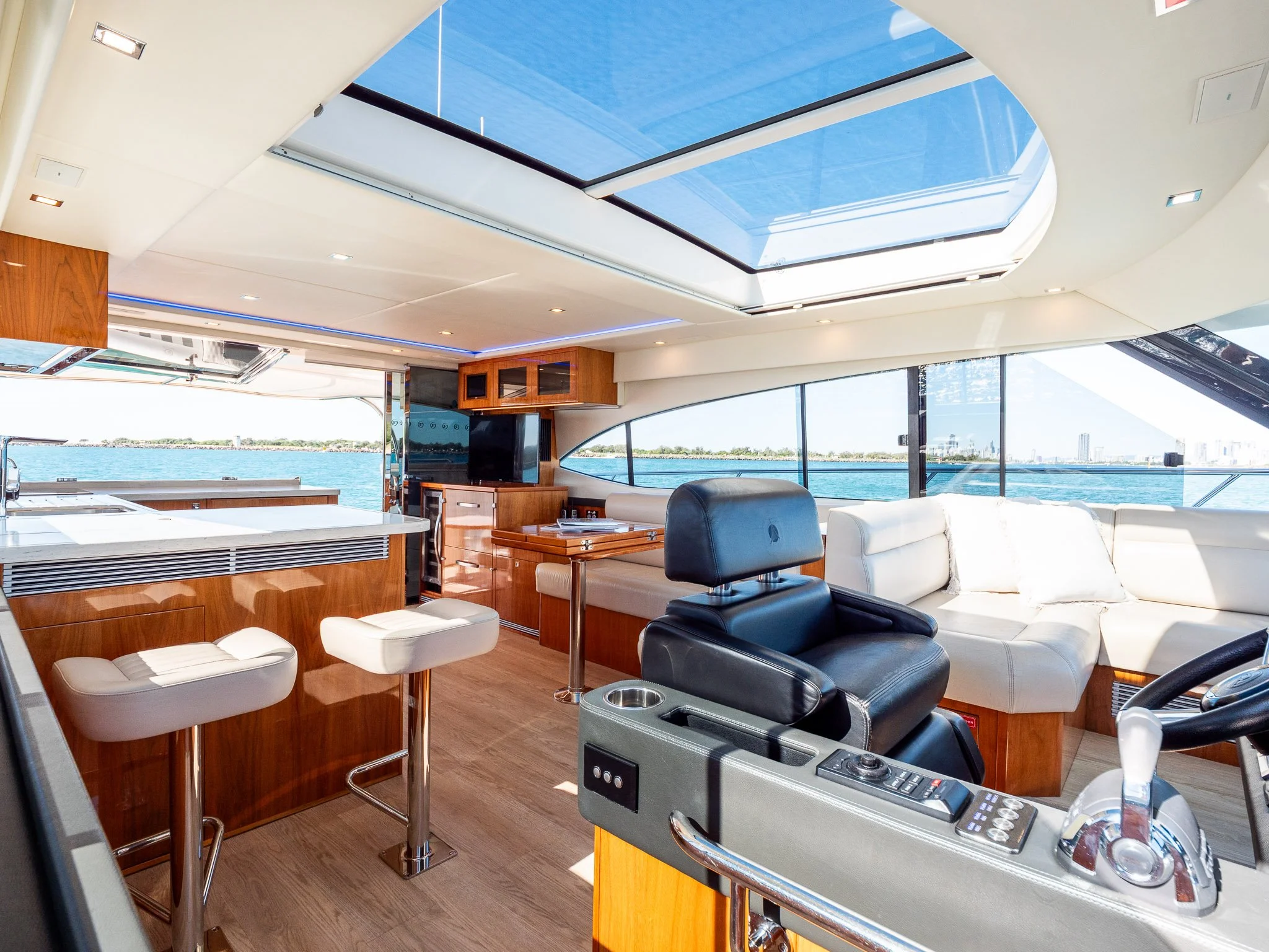 2017 Riviera 5400 Sport Yacht - Dutchess - Brendon003.jpg