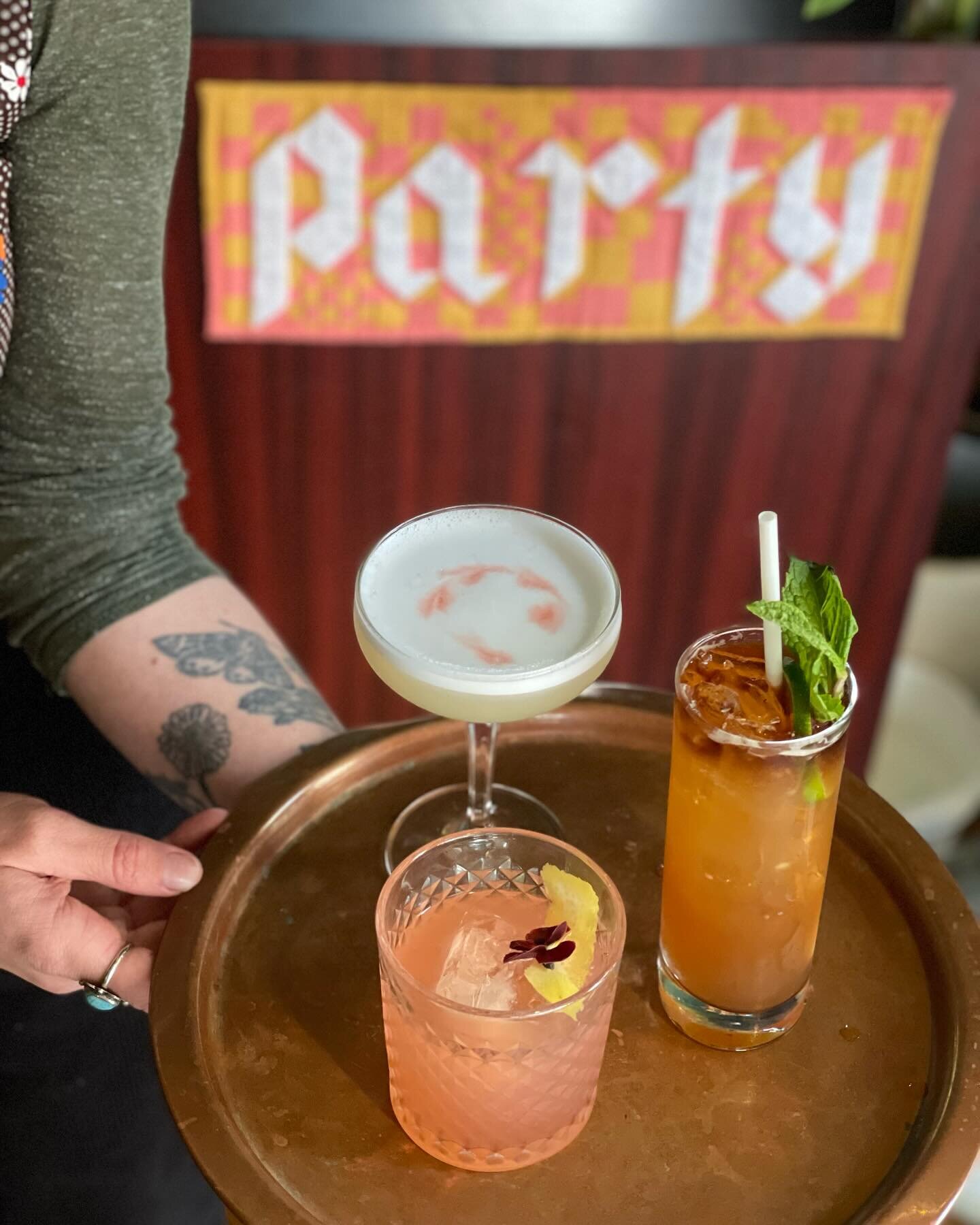 Seating 4-10 every Saturday!

📸 few new cocktails on the menu this weekend!

🕛 post script: pisco, tequila, lime, piment d&rsquo;espelette liqueur, simple, egg white, celery bitters

🕒 root scootin&rsquo; boogie &ndash; root beer infused bourbon, 
