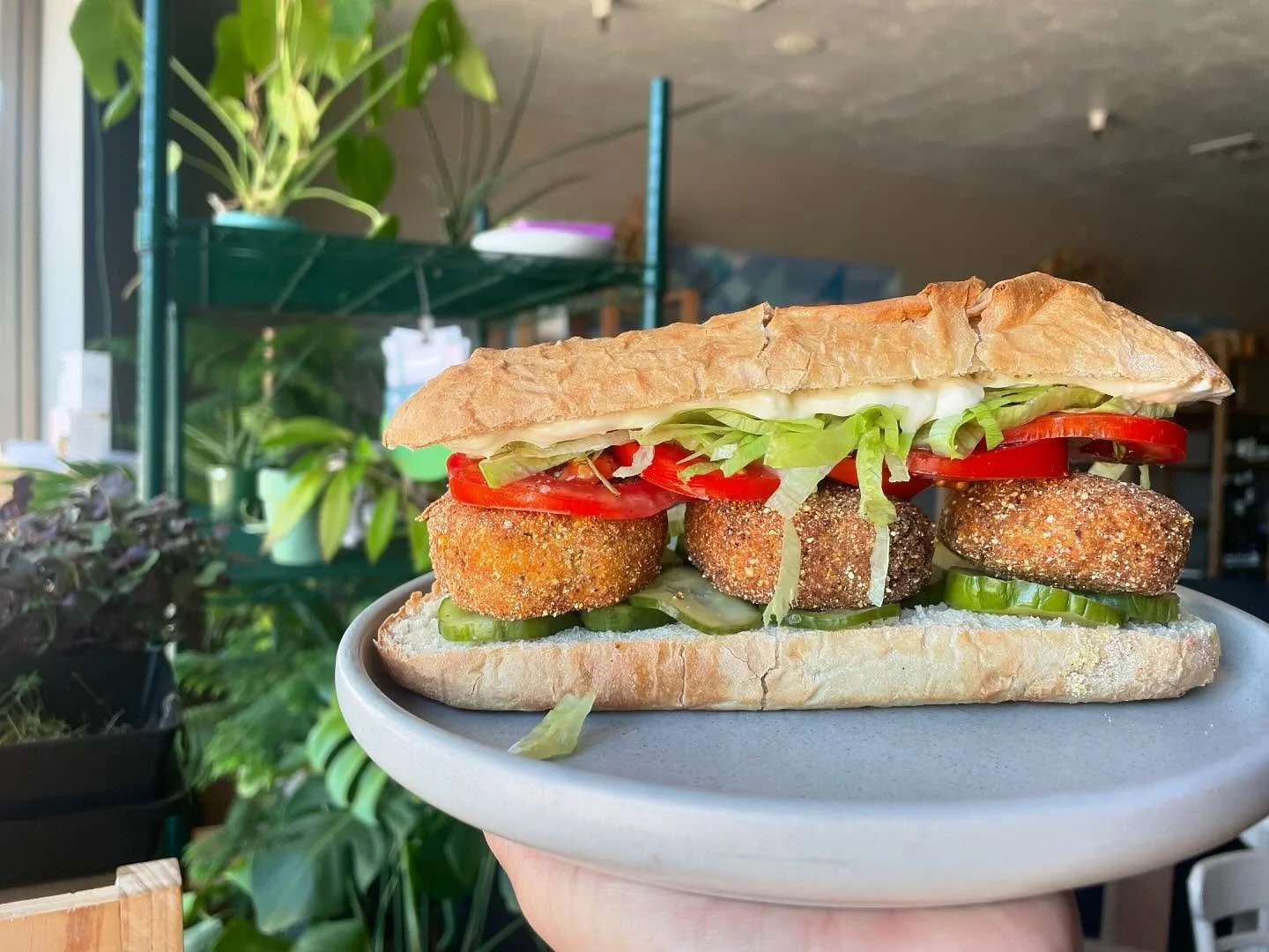 🦀 Dungeness Crab Cake Po Boy 💁🏻&zwj;♀️
Seating 4-10 Thursdays &amp; Serving till 10:45. 
Happy Hour 4-5 (Thursday means $5 punch, $5 grit tots, $5 cornbread, $5 pimento cheese dip, $5 Mac &amp; cheese) 🍻