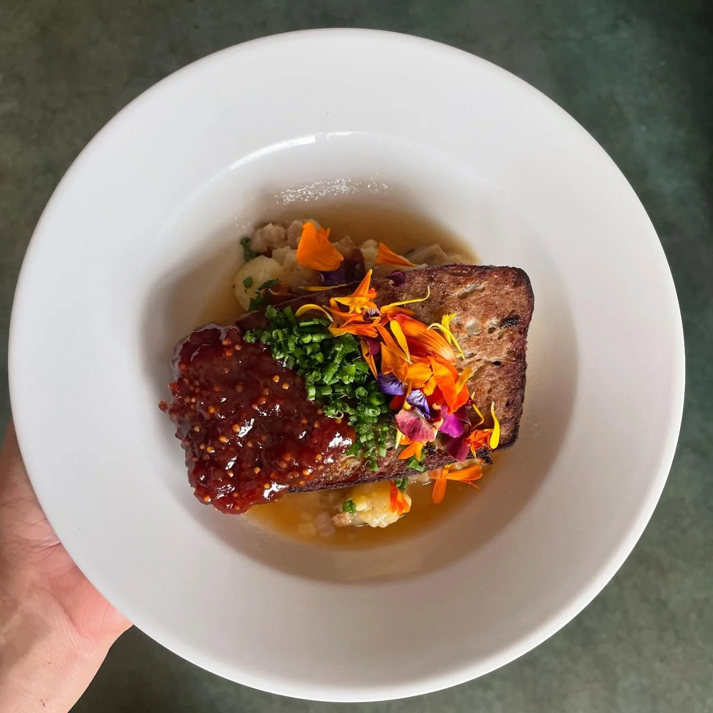 🥳 Lamb Meatloaf is back! 
Coming with warm German potato salad, plum chutney, &amp; lamb jus 💁🏻&zwj;♀️
Seating 4-9 Wednesdays.
Happy hour 4-5 👀 (Wednesdays: $5 slider, $5 kale salad, $5 mar-tiny 🍸&hellip;!)