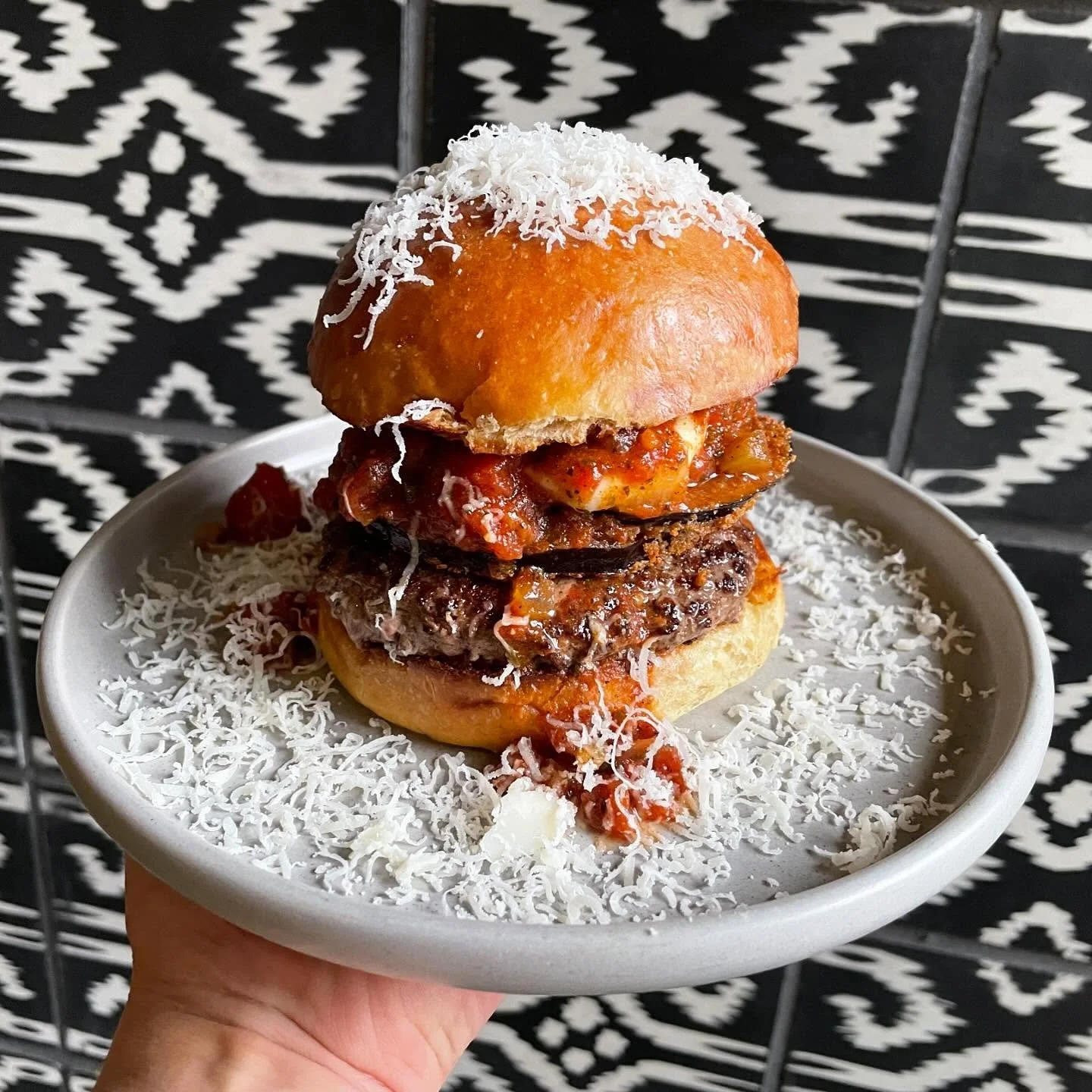 🆕 🍔 🚨 Eggplant Parm !!
⭐️ @groundworkorganics eggplant sliced thin, focaccia breadcrumb breaded, &amp; fried!
⭐️ spicy sauce creole
⭐️ fresh mozzarella 
⭐️ really really good @cowbellpdx parm snow
&amp; as always
⭐️ @fairvalleyfarm grass fed beef

