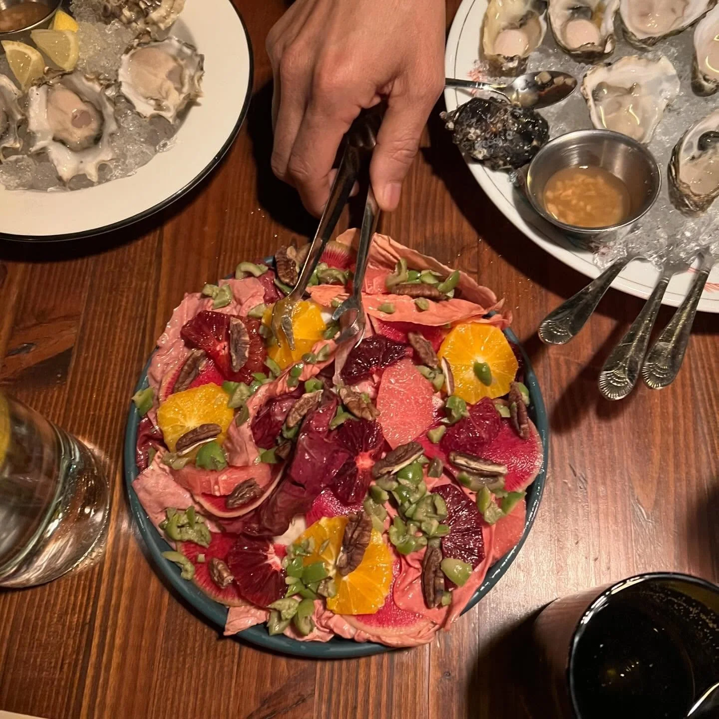 Citrus salad to brighten your day ⛅️
Seating 4-9 tonight. 
➕Wednesday happy hour (4-5pm) means $5 fried chicken sliders, $5 half kale salad, $5 martinys 🍸, 2 for $5 oysters, $5 pickle plate