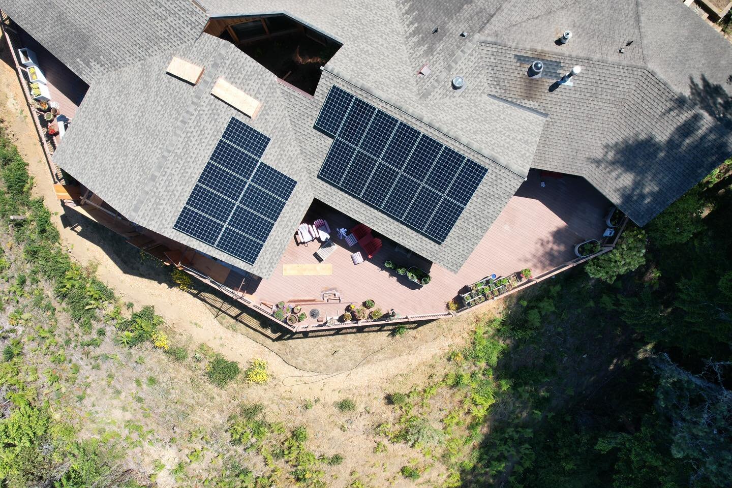 We sure are enjoying this beautiful sunny day on the coast! You would probably enjoy it even more if you were generating electricity from all this sunshine. Call us today to learn how to lower your electricity bill by investing in solar. 

#solarener