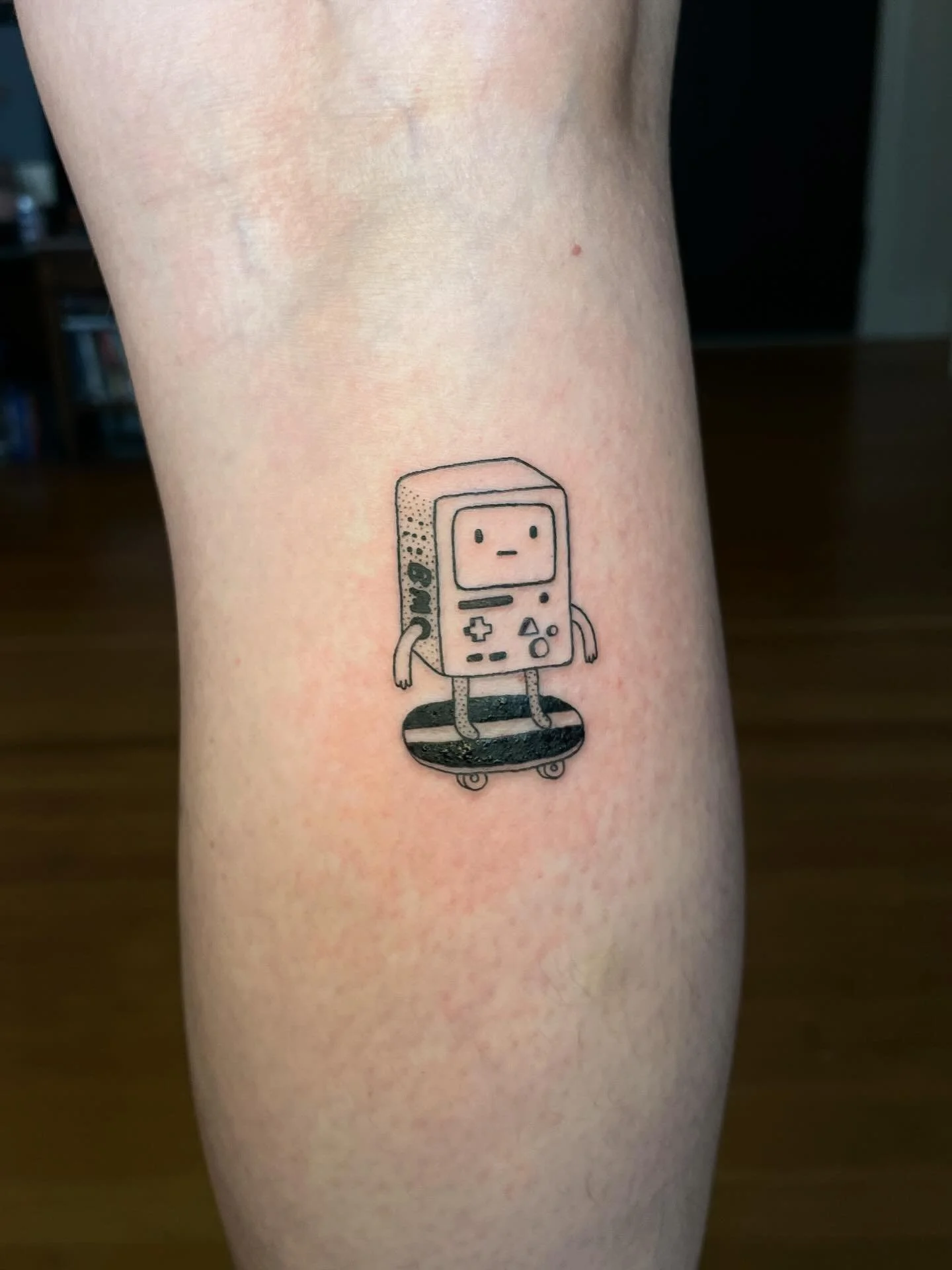 Lil BMO from my flash! 🥰

#seattletattoo #seattletattooartist #thewonderpiggy #adventuretimetattoo
