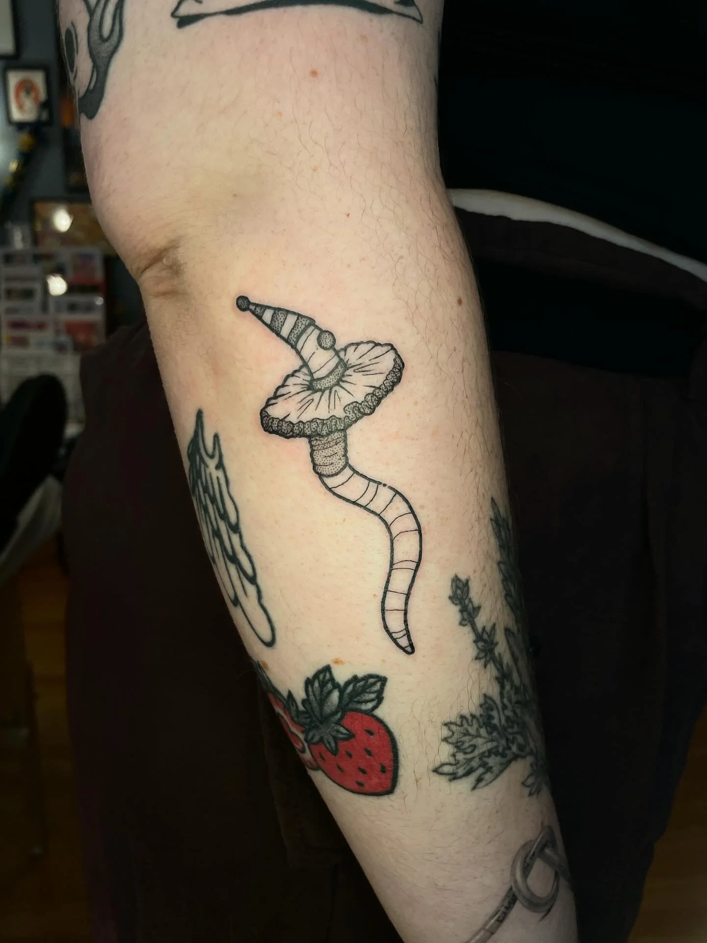 W o i m.

Thank you Kayley! 

I am VERY behind on posting tattoos. The last month has been all about moving and starting the school year and trying not to cry too much in public 🤪

Now that all that is out of the way I can finally focus on posting t