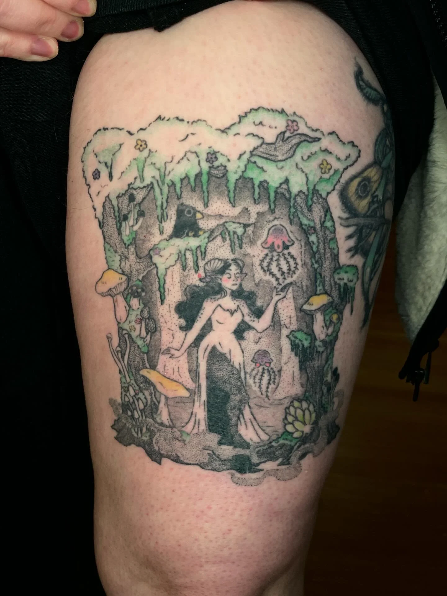 It's been awhile since I shared some healed cuties! Thank you to my return clients for letting me snap pics of my aged work! 🥰
.
.
. 
#seattletattoo #seattletattooartist #healedtattoo