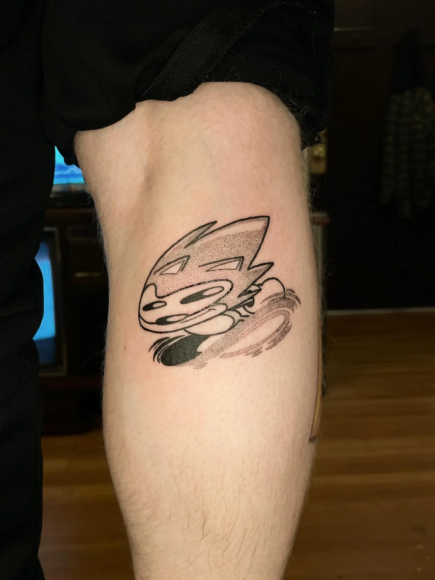 Guess what? I'll be guesting on April 7th + 8th at @nicetrytattoo in NEW YORK CITY! I've still got openings so fill out the link in my bio if you're interested!

Here's a Sonic animation smear frame from my flash! Thanks TJ! 

#animationtattoo #newyo
