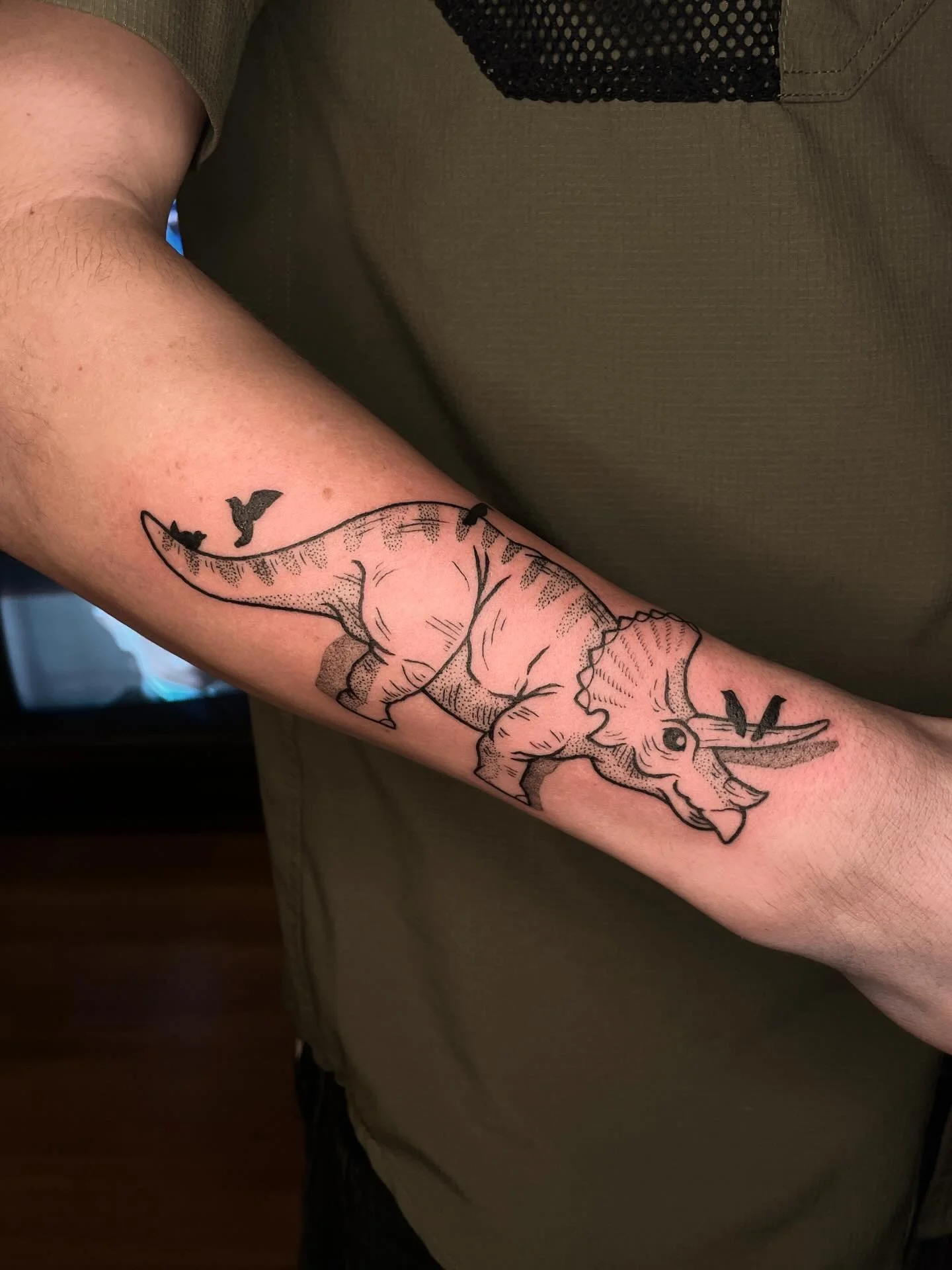 Look! It's a custom Triceratops for Carver! It's really special to me when I get to tattoo and catch up with former students. Carver was such a delight in my metals classes and it makes me happy to hear that he's still trying to find ways to make art