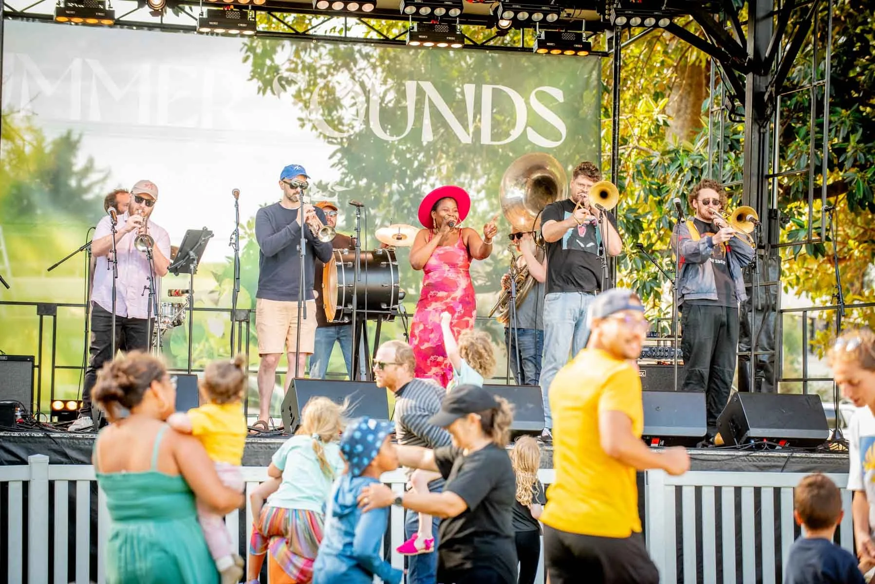 The sun shone and good vibes were in abundance at Summer Sounds on the weekend! Thanks Uncle Mark Brown for his Welcome to Country, the amazing performances by Adrian Eagle (@a.eagle), @hobsonsbaycoastguard and @hornsofleroy, and of course all the fa