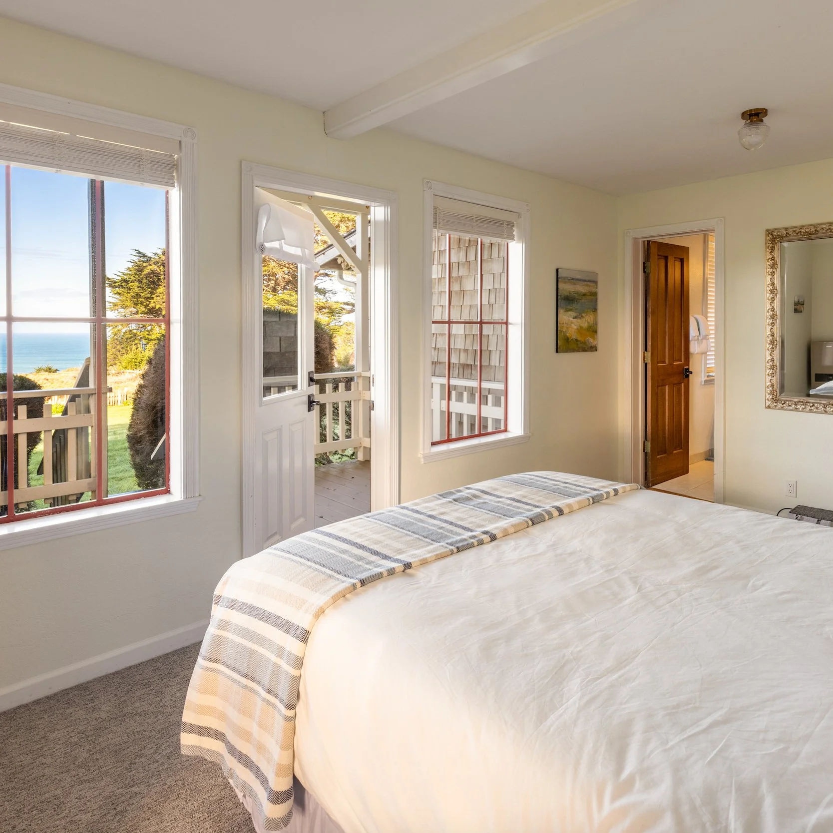 7 acres sleeps 30 private accommodations vacation rentals weddings