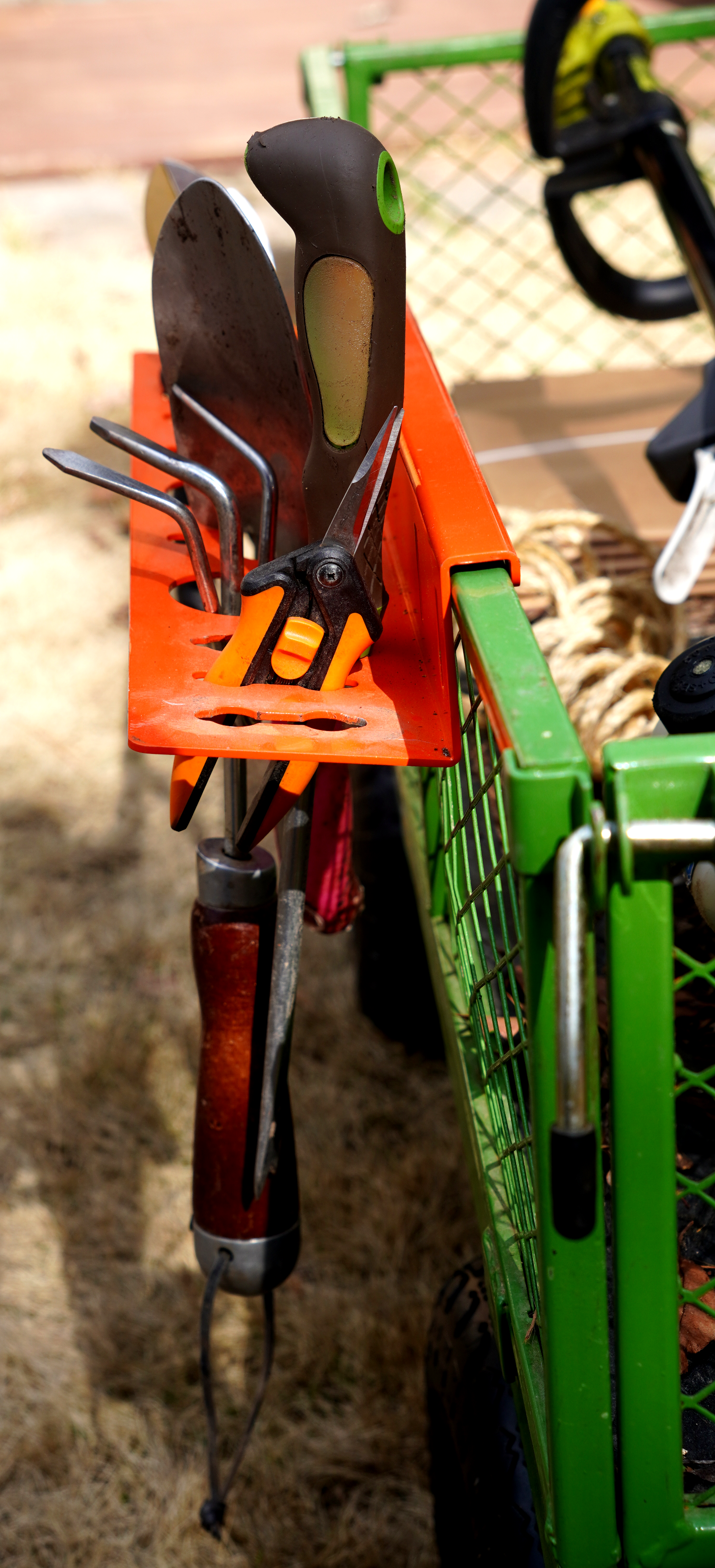 18-Inch Tool Holder Bracket