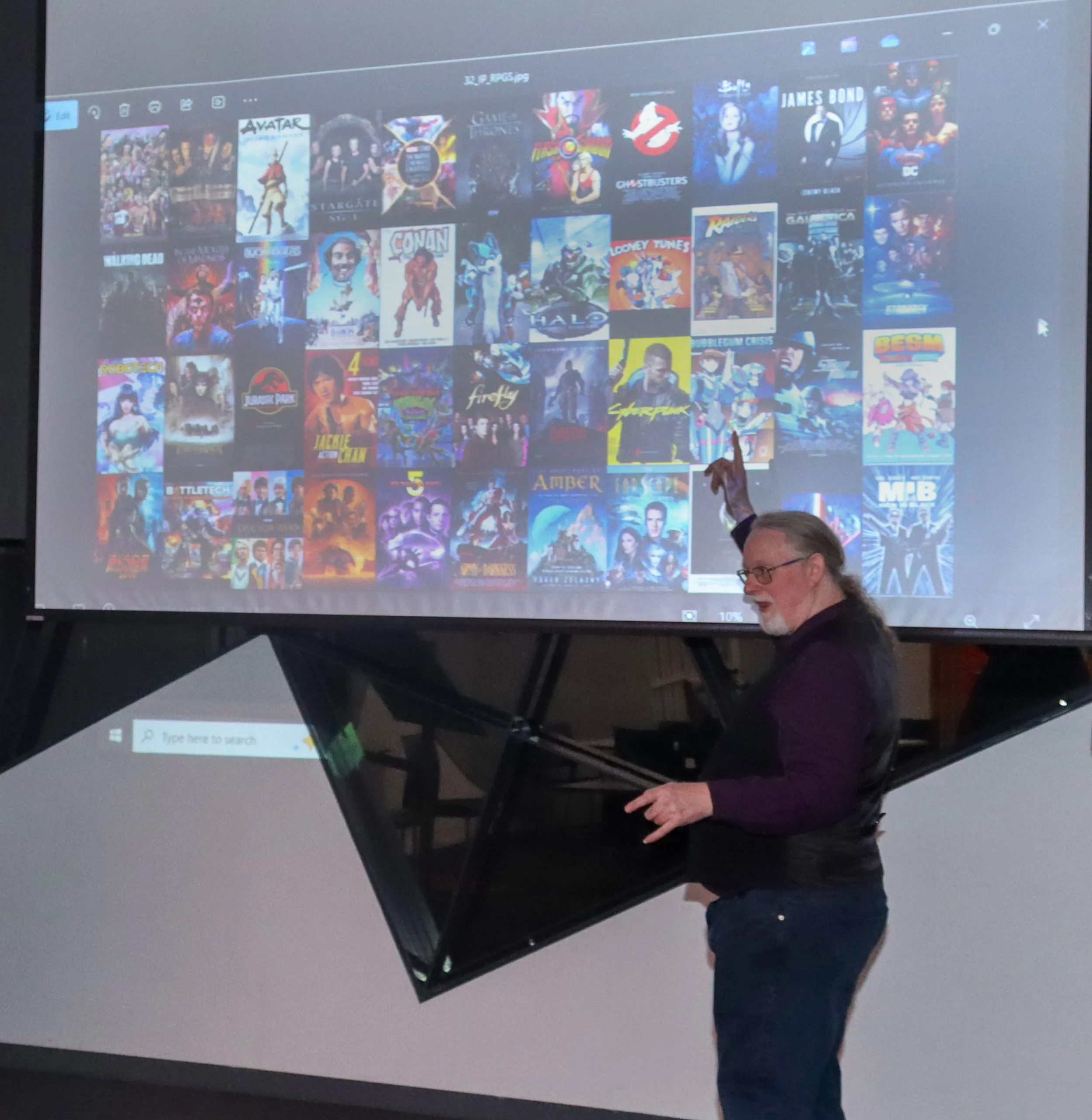 Telling Social Aspects of Stories Using Pop-Culture References