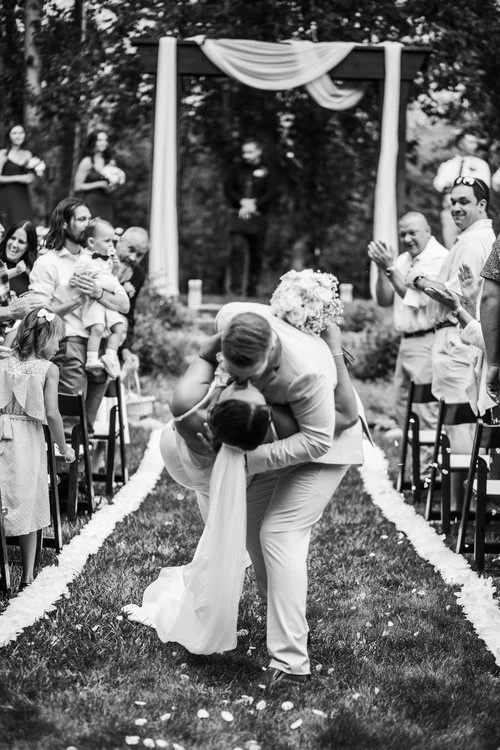 utah-wedding-kiss-1.jpeg