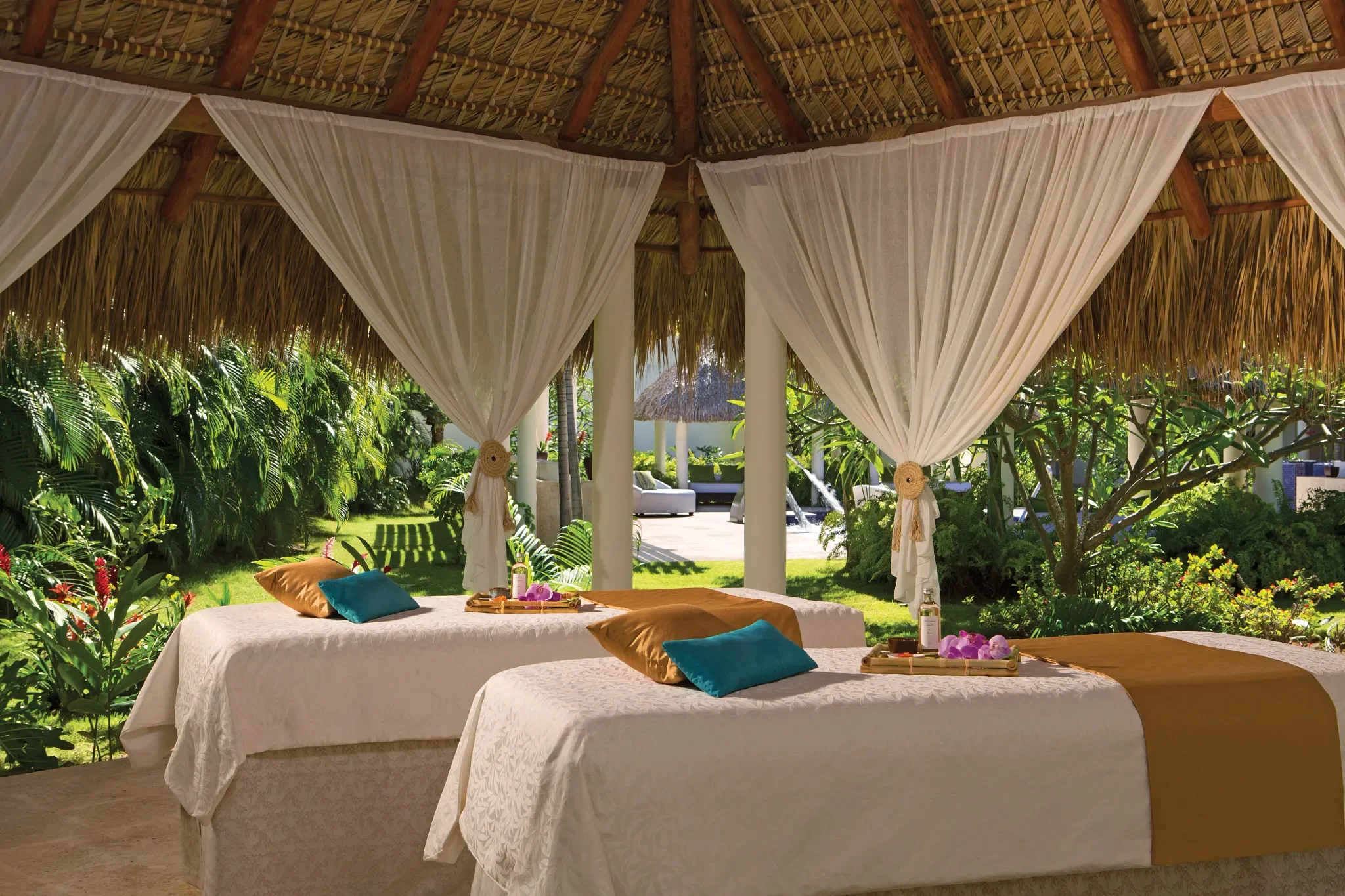 SERPC-SPA-OutdoorMassageCabin-1A-CB.webp