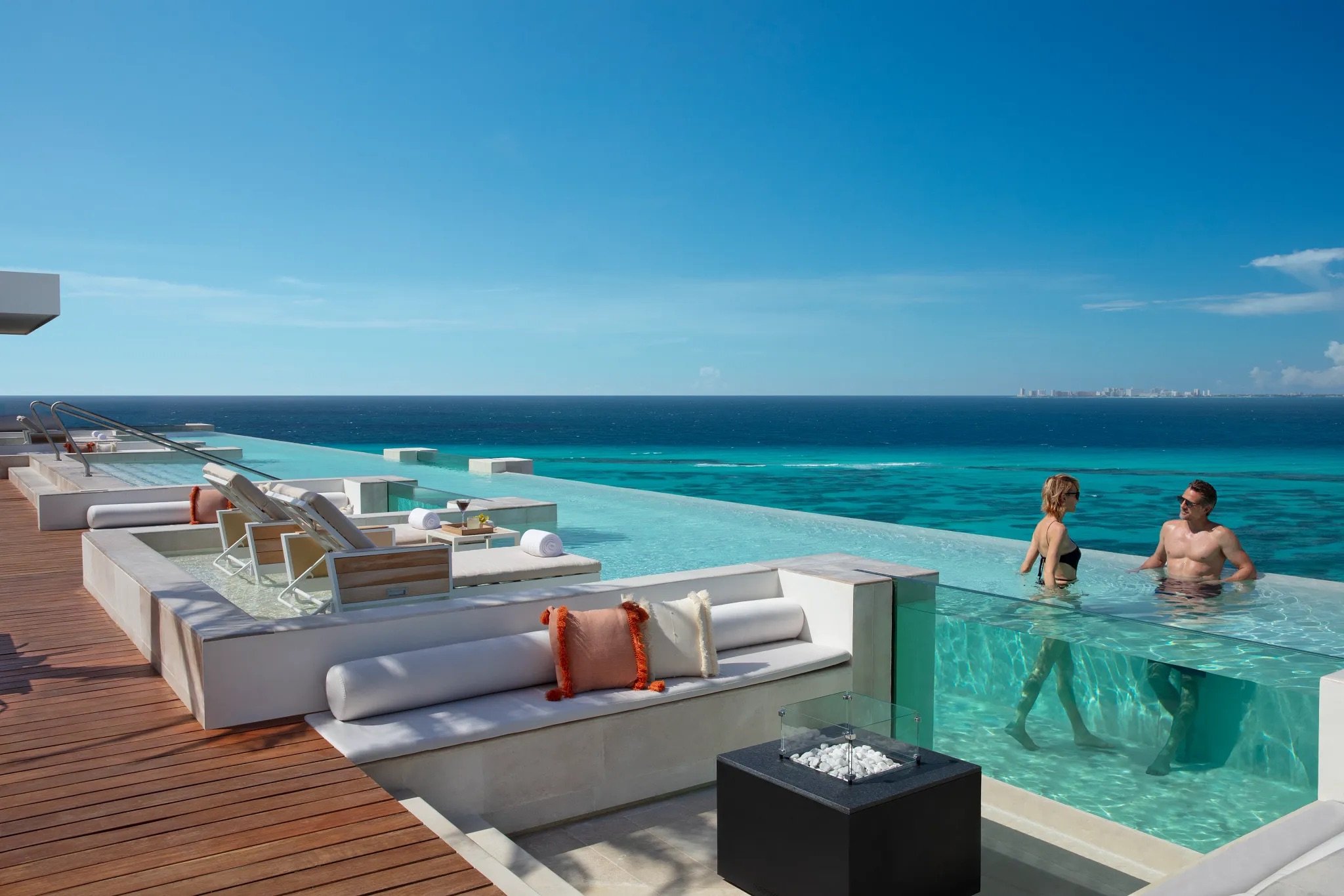 SEIIM-EXT-Couple-RooftopPool-2A-CB.jpeg