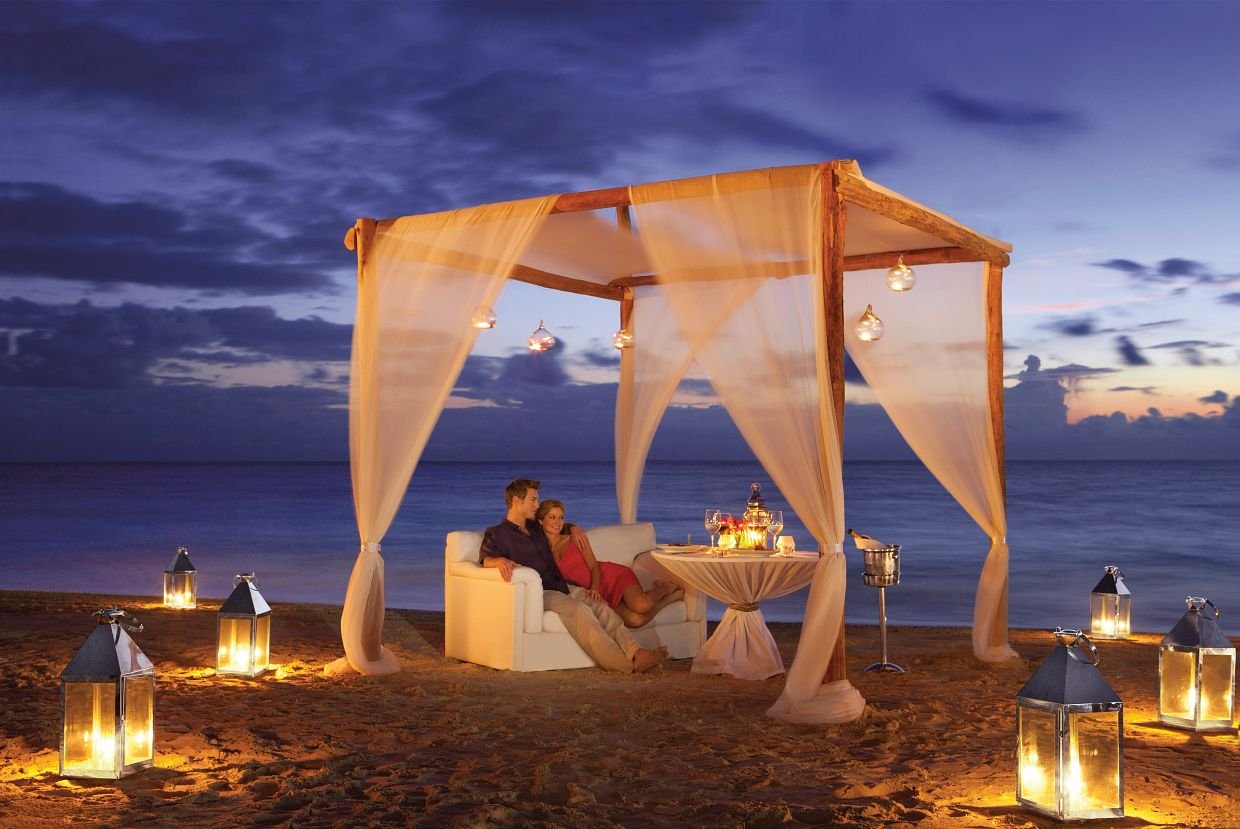 DRSRC-Romantic-Dinner-2A-CB.jpeg