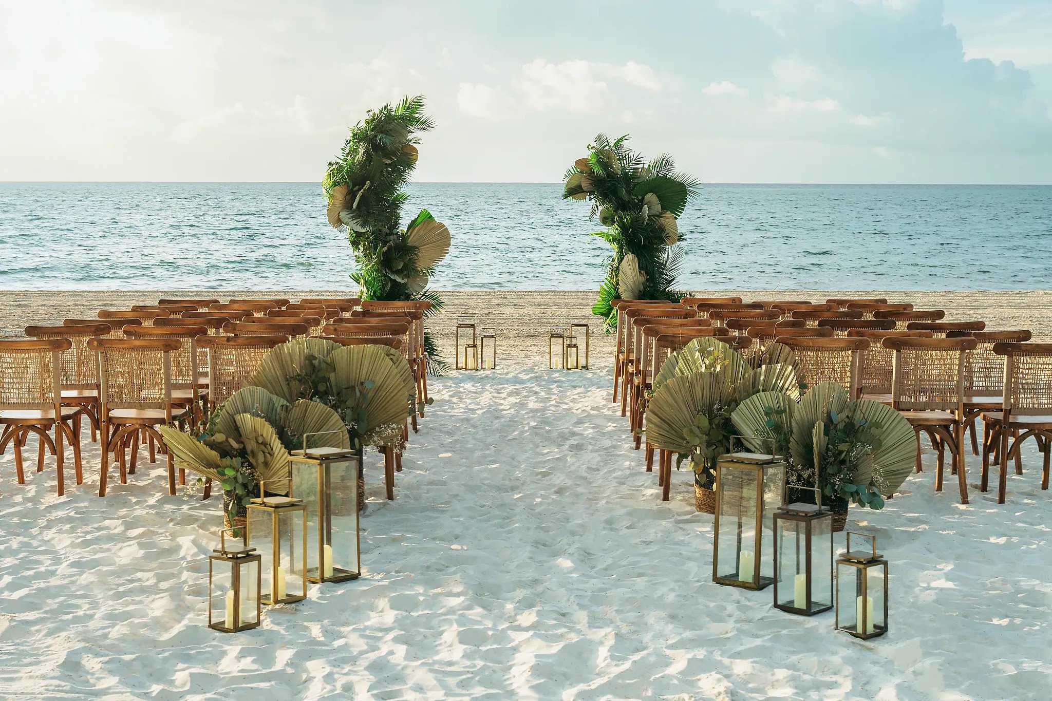 CANIA-WED-Beach-CeremonySetup-01-FA.jpeg
