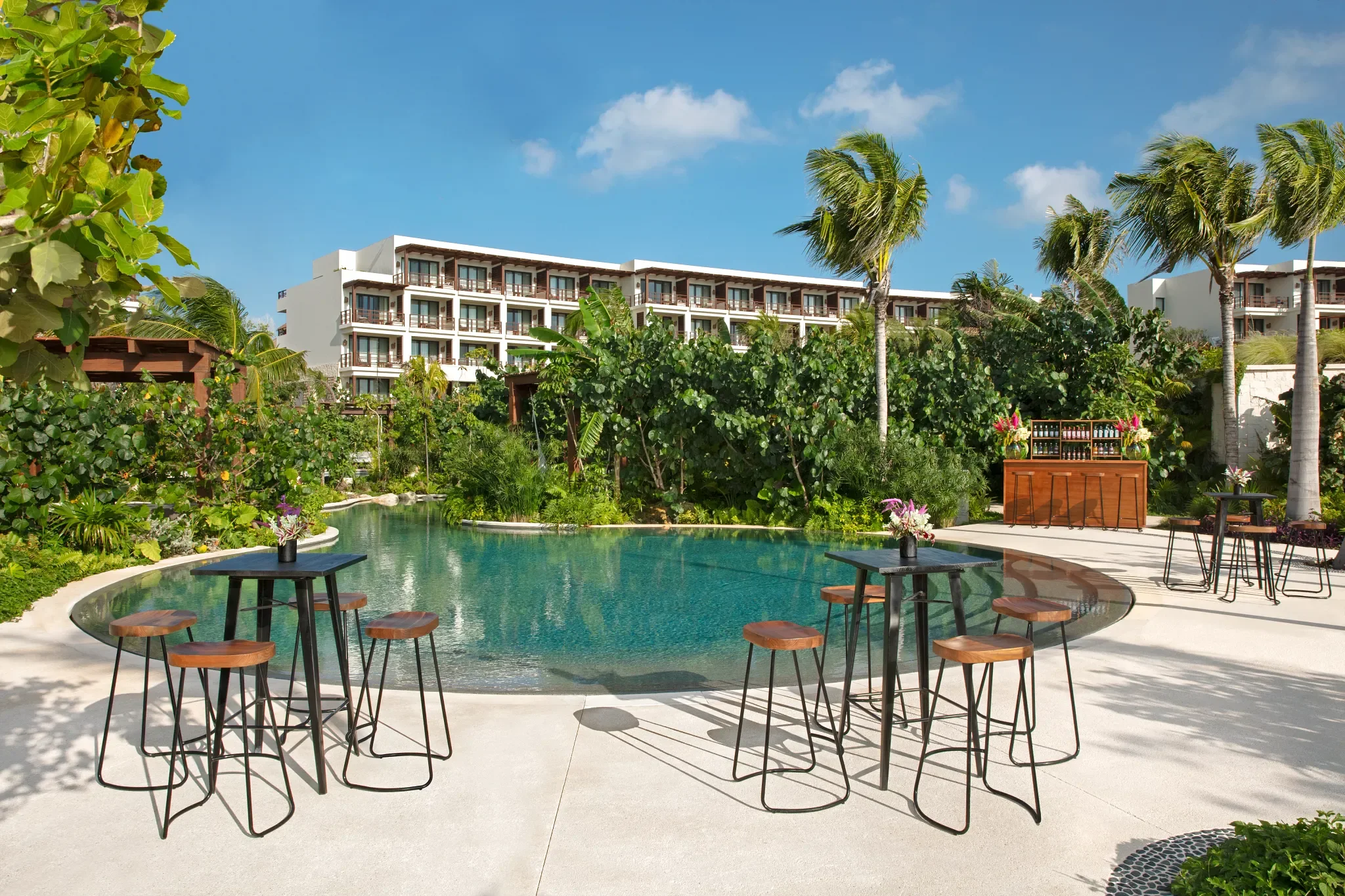 SEPBC-GRP-Cocktail-JunglePool-2A-CB.webp