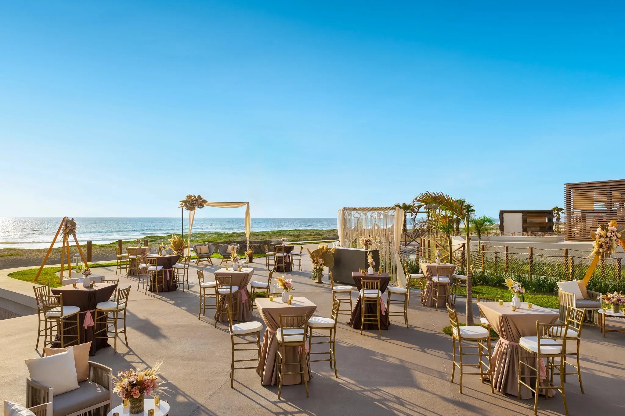 DRMZT-GRP-Outdoor-Meeting-Setup-AFC.jpeg