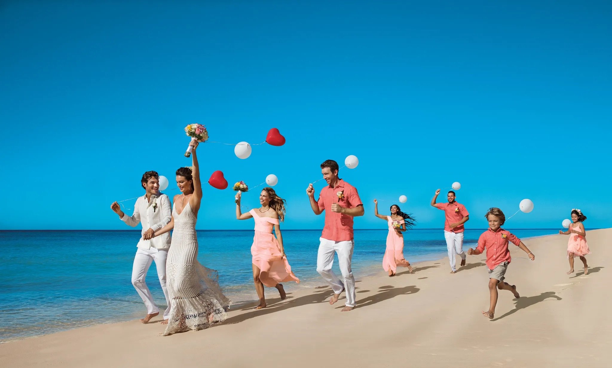 DREDL-WED-BrideGroom-BalloonsBeach-2B-CB.jpeg