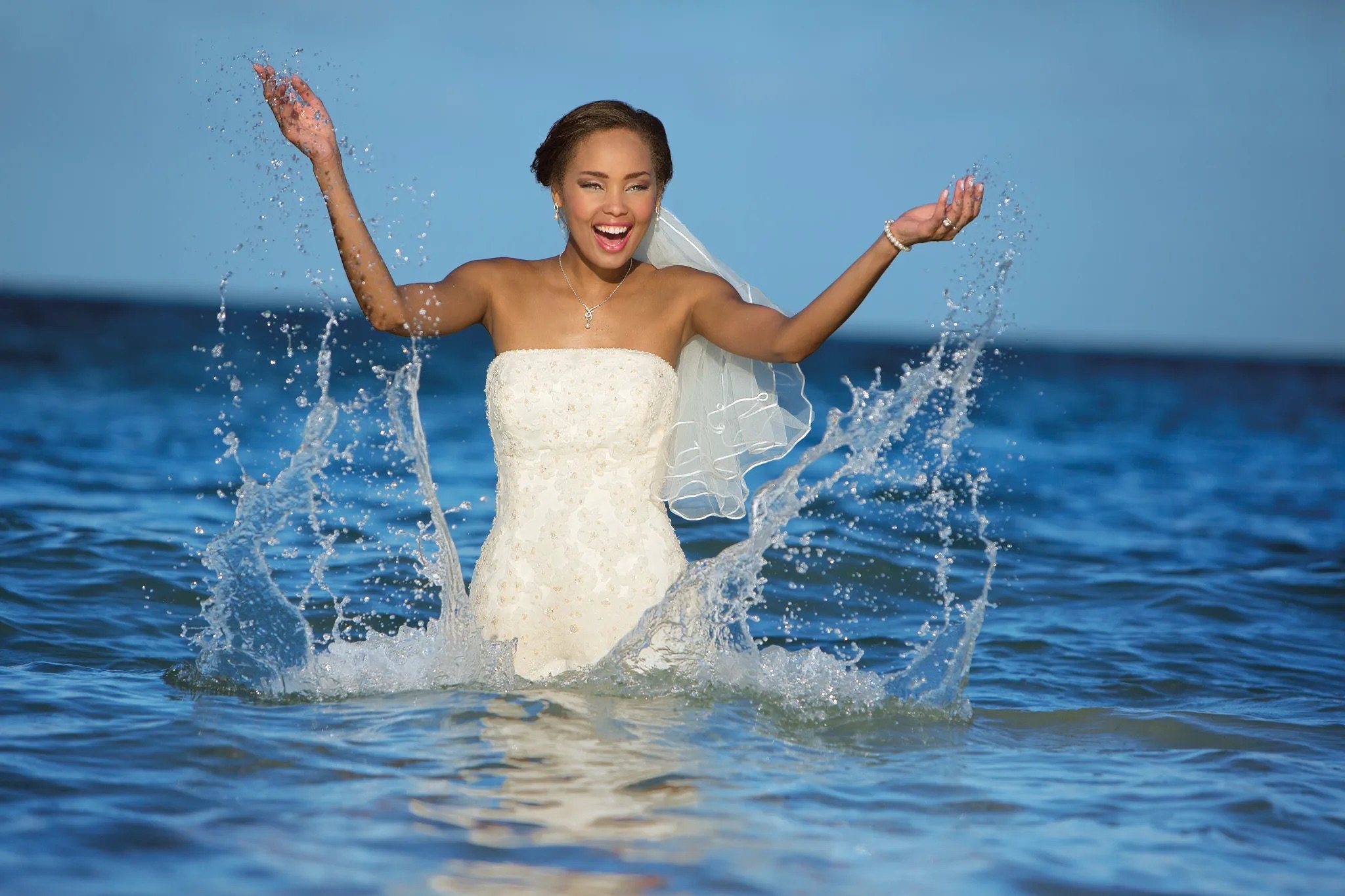 DRSRC-WED-Bride-In-Sea1-3-CB.jpeg