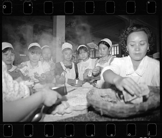 食堂的大锅饭 1995年，成都四川棉纺厂.png