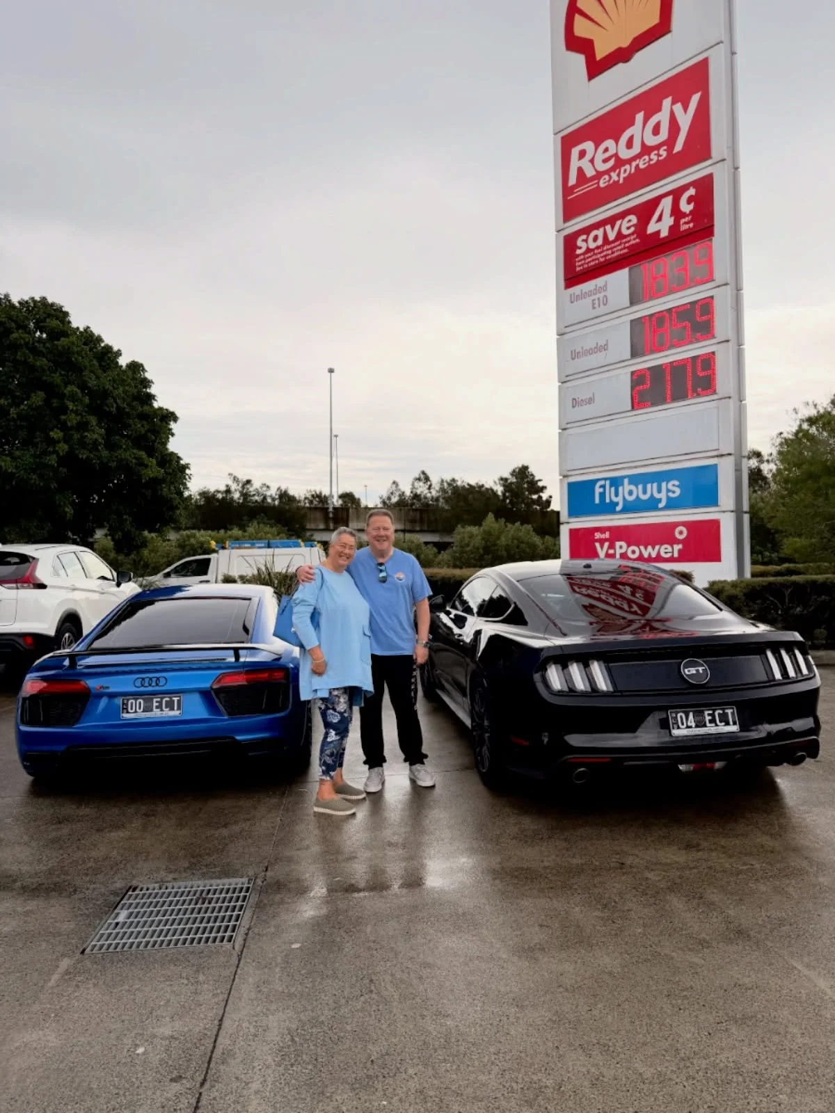 Airport delivery in style ✈️🔥
R8 &amp; Mustang making arrivals a little more exciting.
@exoticcartravels

.

.

.

#audir8 #mustang #airportdelivery #brisbane #goldcoast