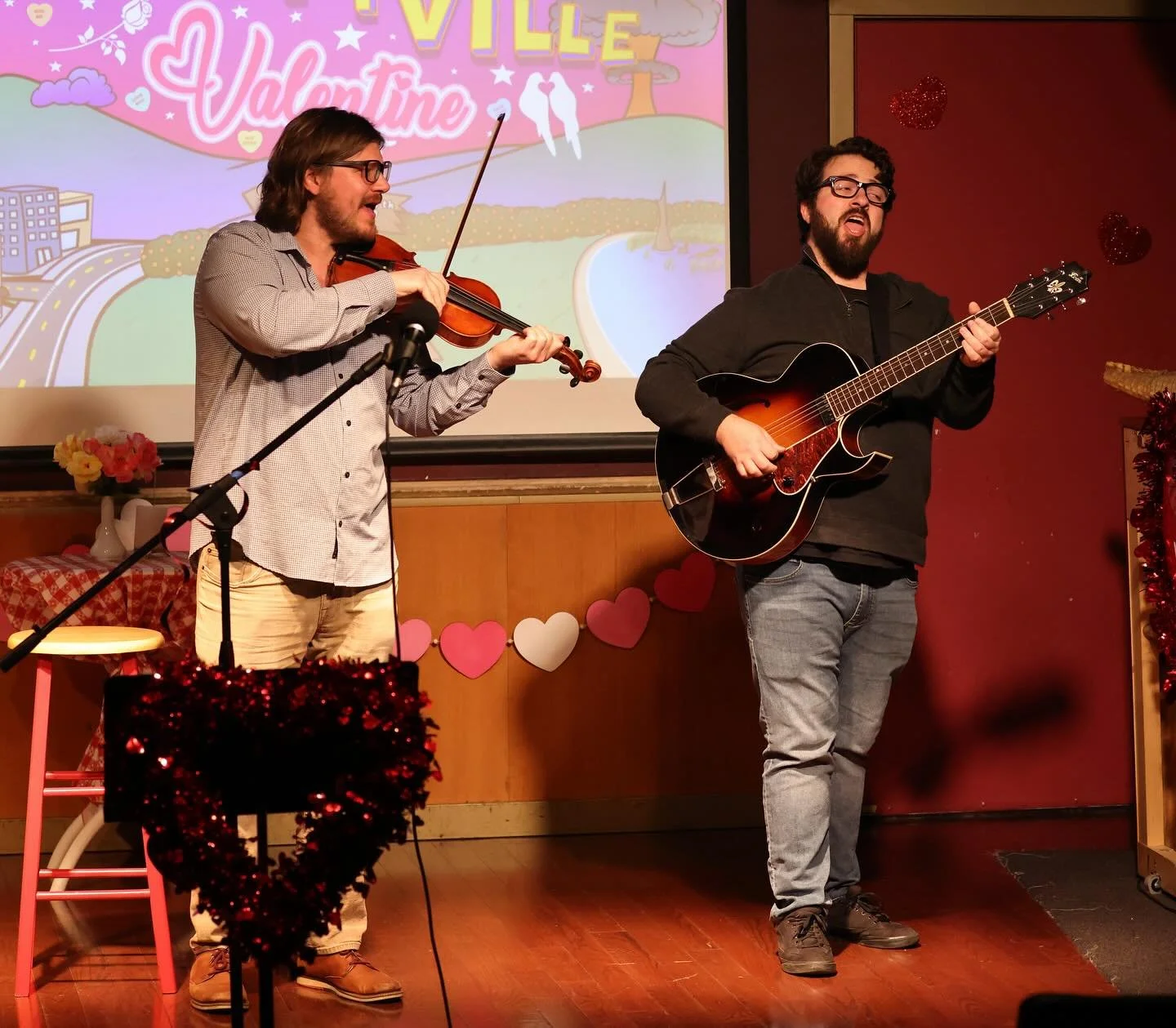 It’s time to meet the Varietyville Pickers, the two-man band that sets the musical tone every show! Our pickers are “Fiddlin” Tom Hanslowe and Al Rigoletto, who play fiddle (what else?) and guitar. They’re also responsible for