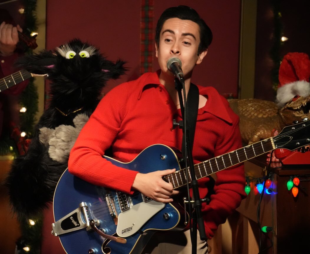 All we want for Christmas is Dylan Chambers 🎸 He brought the house down at last year&rsquo;s Christmas show!

Varietyville&rsquo;s third annual Christmas special is right around the corner. Use code high5 for $5 off 🎟️ Link in bio!

📸  @natalia13r